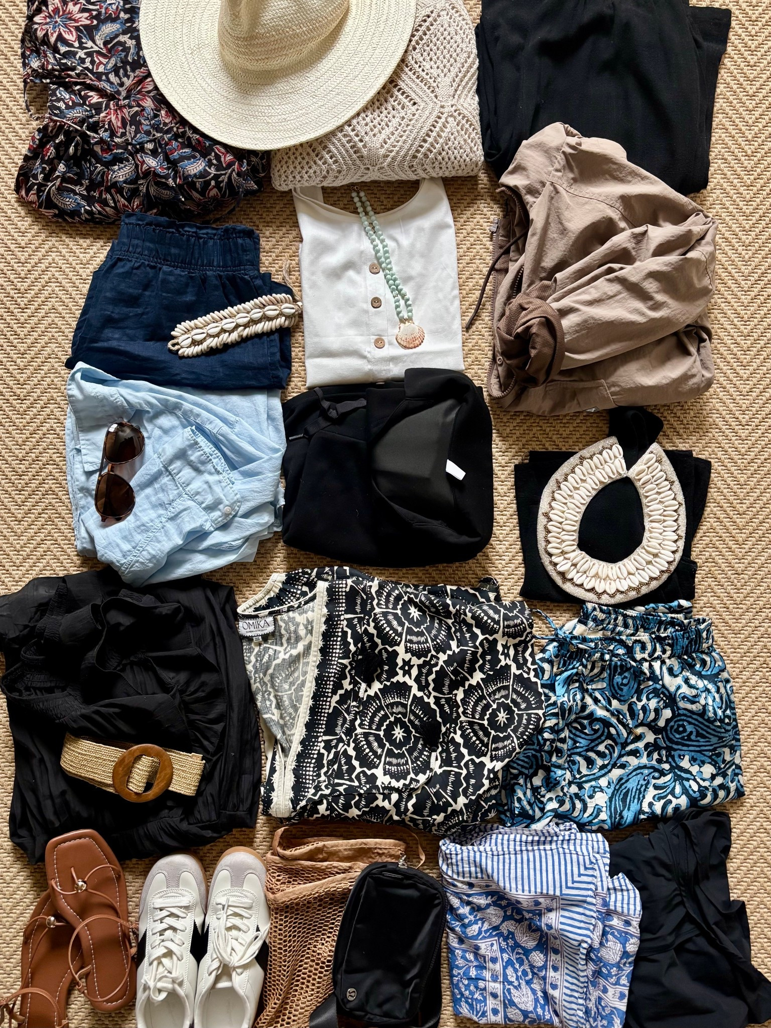 Pack with me for Costa Rica! 
🌊 ☀️ 🌋 