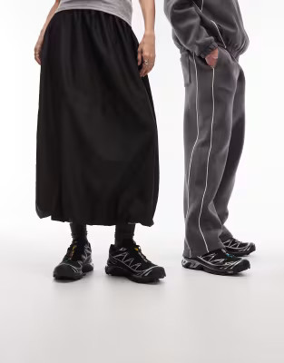 Salomon XT-6 GTX unisex trainers in black | ASOS | ASOS (Global)