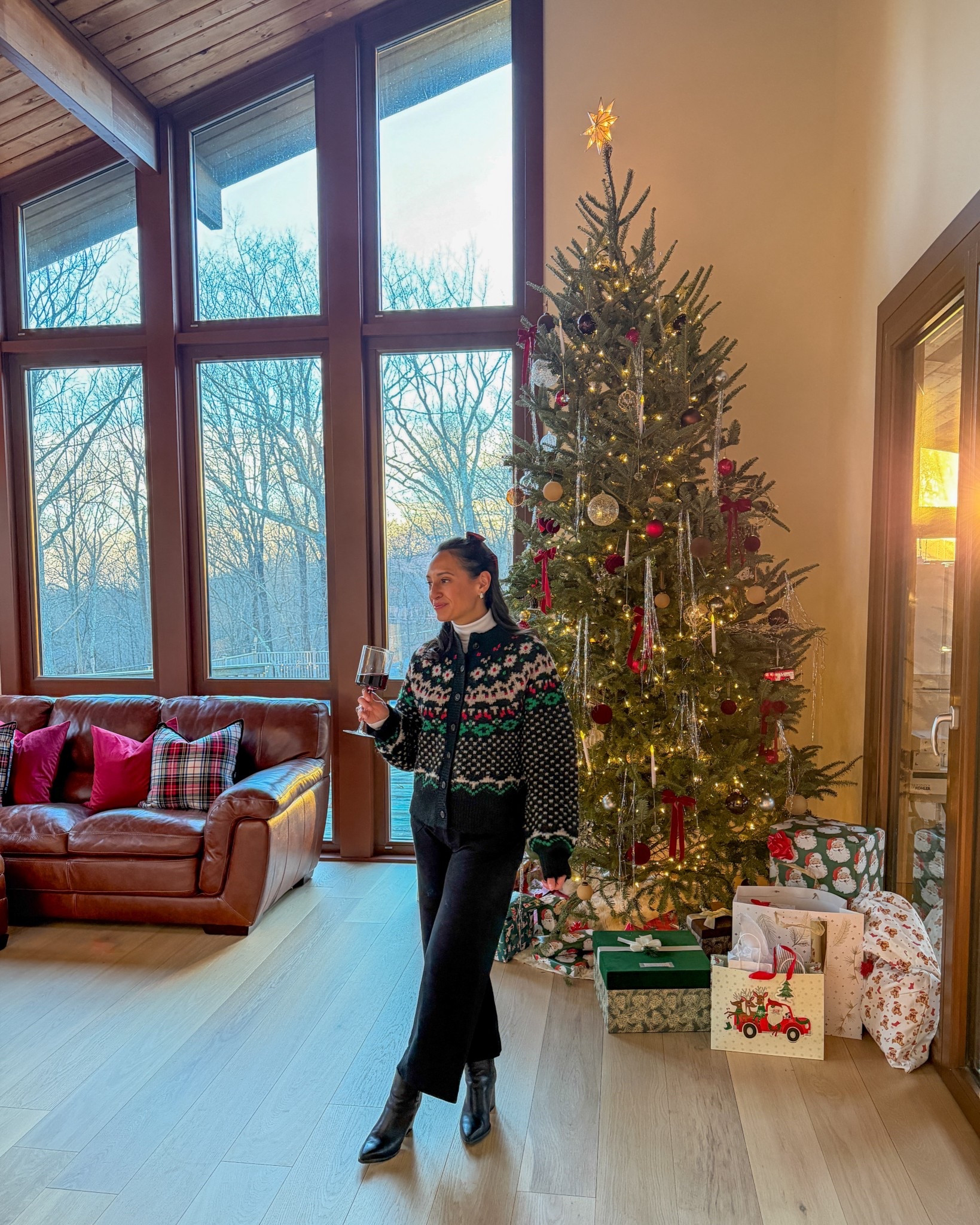 Festive Christmas outfit 
Collette cropped Pants from Anthropologie -26
Turtleneck from gap - xs 
Target sweater - small 


#LTKHoliday #LTKootd #LTKFindsUnder100