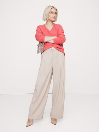 Lightweight Cashmere V-Neck Sweater | Banana Republic (US)