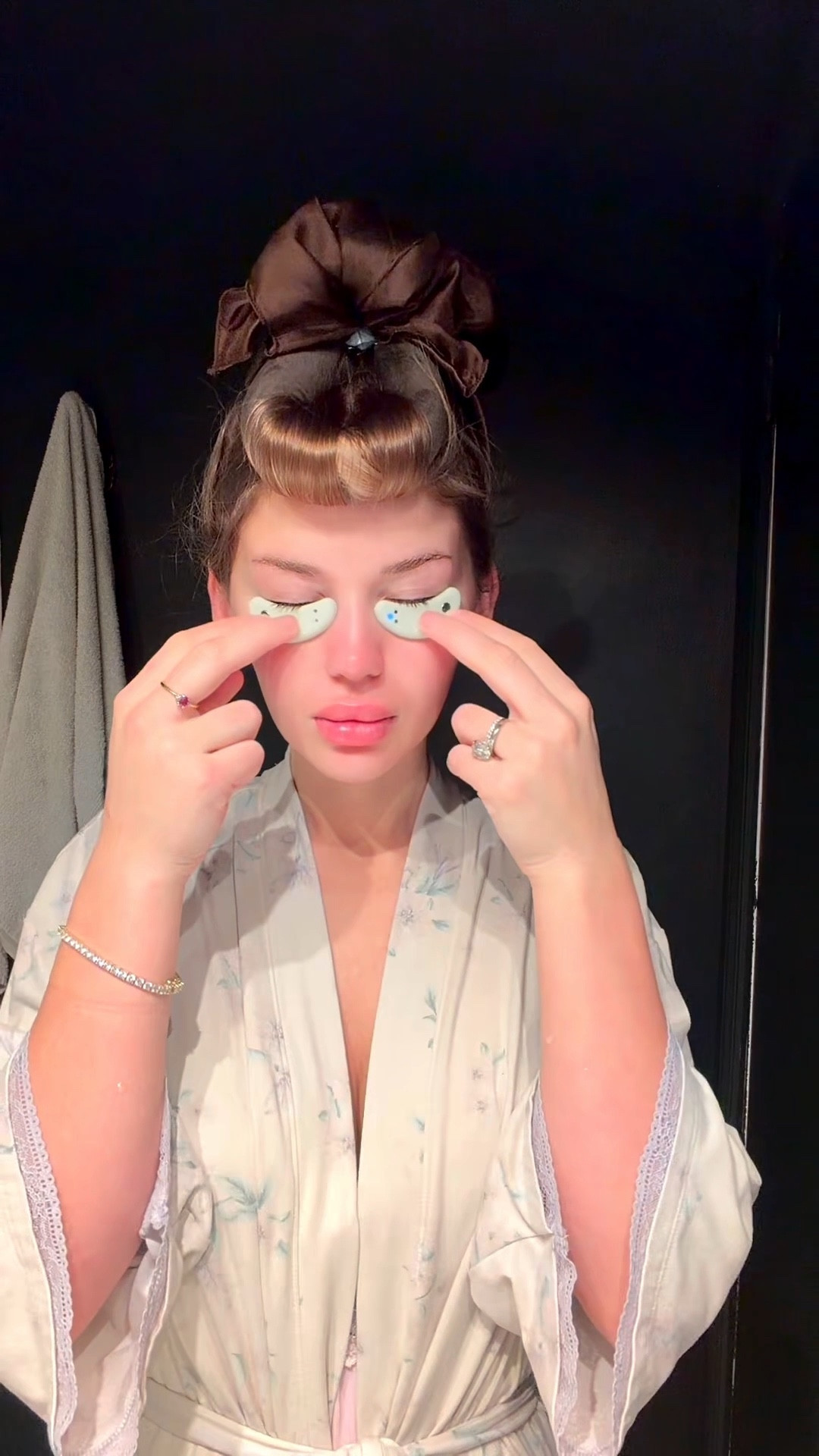 Sharing everything I’m loving lately for anti-aging skincare, red light therapy, and overnight heatless curls. These are the products I actually use to keep my skin glowing, reduce fine lines, boost collagen, and wake up with effortless curls 🤍

If you’re looking for red light therapy for anti aging, heatless curls overnight, no heat hair styling, or simple nighttime skincare routines, I’ve linked all my favourite beauty tools and skincare essentials in my LTK.

Perfect for busy moms, low-maintenance beauty lovers, and anyone wanting effective skincare, easy hair routines, and confidence-boosting products without the extra effort ✨

🔗 Everything I use & love is linked
#ltkbeauty #ltkhair #ltkskincare #antiagingskincare #redlighttherapy #heatlesscurls #overnightcurls #nighttimeroutine #skincareroutine #beautytools #mombeauty #loweffortbeauty #glowingskin #collagenboost #beautyfinds #musthaveproducts

#LTKdatenight #LTKcanada #LTKbeauty