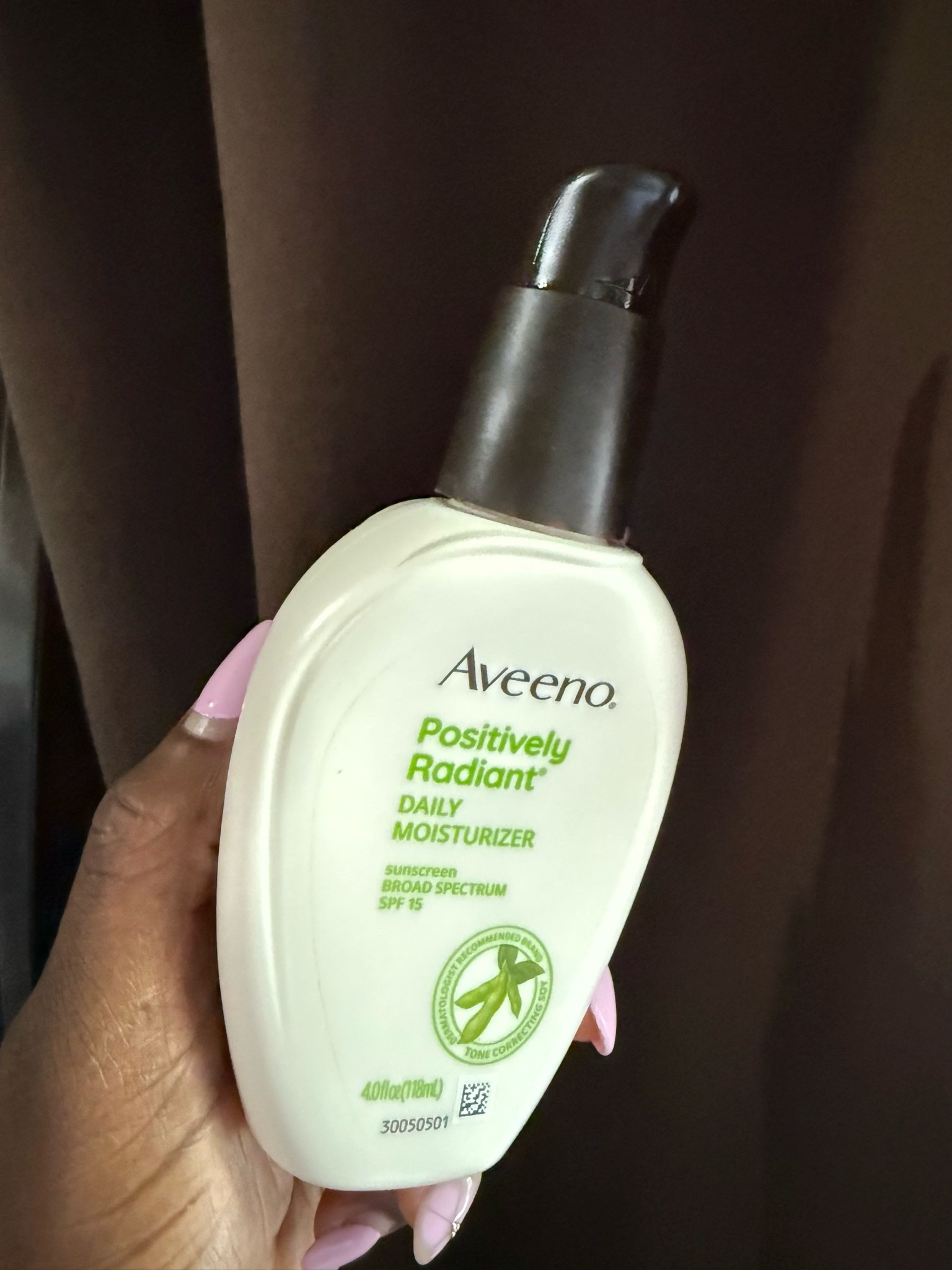 Current skincare favorite ✨🤍
The Aveeno Positively Radiant Daily Moisturizer has been keeping my skin soft, hydrated, and glowing without feeling heavy. I love a simple routine that still gives radiant skin energy 🌿☀️

A daily staple that’s easy to throw on before makeup or heading out the door.

Have you tried this one yet? 👀
 #Aveeno #SkincareFavorites #GlowingSkin #DailyMoisturizer #SPFSkincare #BeautyRoutine #DrugstoreBeauty #SoftSkinEra #SkincareLover

#LTKselfcare #LTKmorningroutine #LTKBeauty