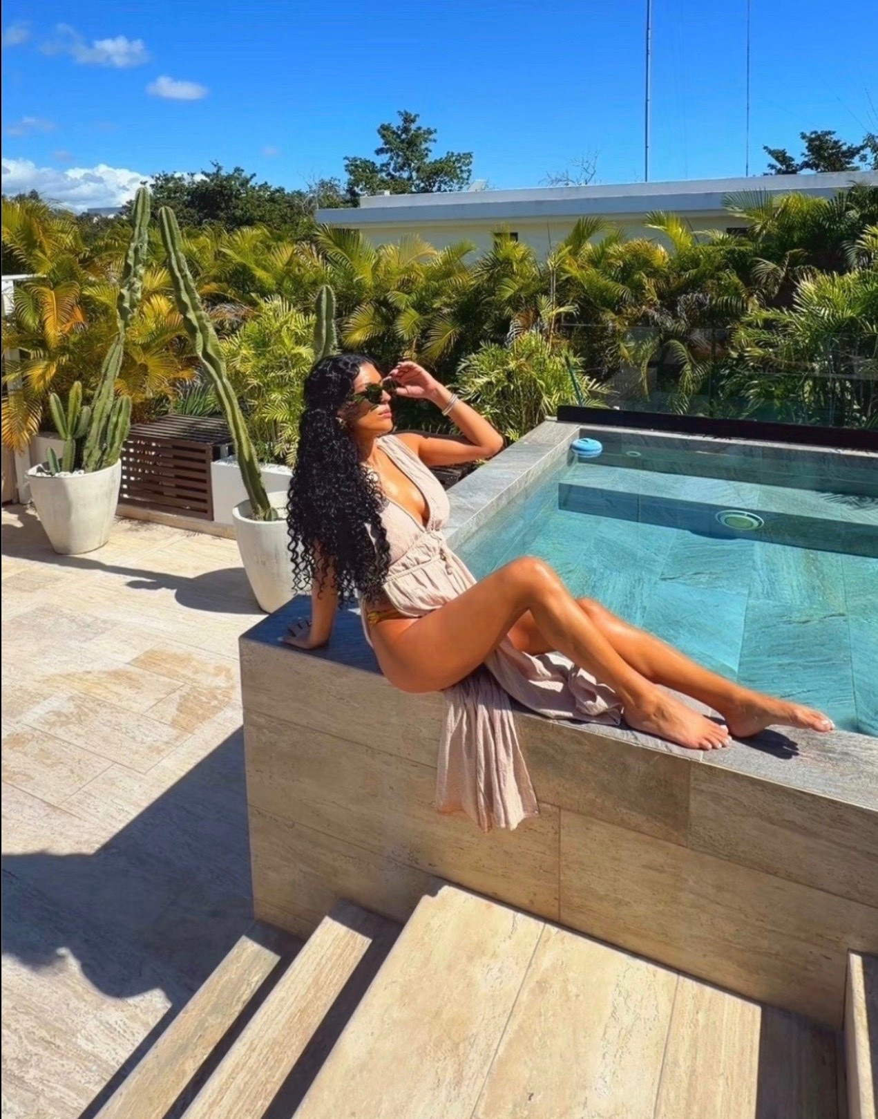 currently accepting sunshine, pool days, and pretending every day is vacation mode ☀️🌴✨ this look is giving tropical reset energy

#vacaystyle #poolsidevibes #resortwear #summerstyle #vacationmode #beachoutfit #tropicalvibes #travelstyle #sunshinestateofmind #outfitinspo

#LTKdayinmylife #LTKTravel #LTKstorytime