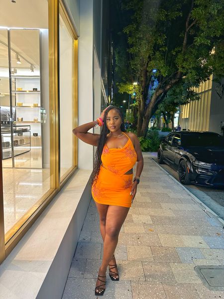 an orange tone serve 🧡🤌🏽#stylebyemmanuela 

outfit deets 👇🏽
two-piece: @shein_ca sheinofficial [gifted] - use my code ‘1ellahh15’ to save money off all purchases from their Canadian website 🇨🇦
shoes: @zara 
jewelry: @ellaelement.shop [swipe left to the 6th slide to shop the exact pieces I’m wearing from #ellaelementshop]

#sheinforall #shein #sheinpartner #torontoblogger #torontofashionblogger #ad 

#LTKGiftGuide #LTKstyletip #LTKtravel