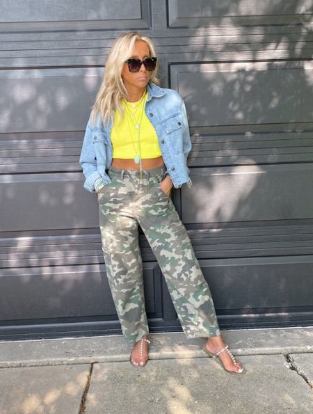 Another look at this fun style… camo pants I wear CONSTANTLY because they’re that good!!! True to size in pants, 26, medium top...

#LTKstyletip #LTKfindsunder100 #LTKSeasonal