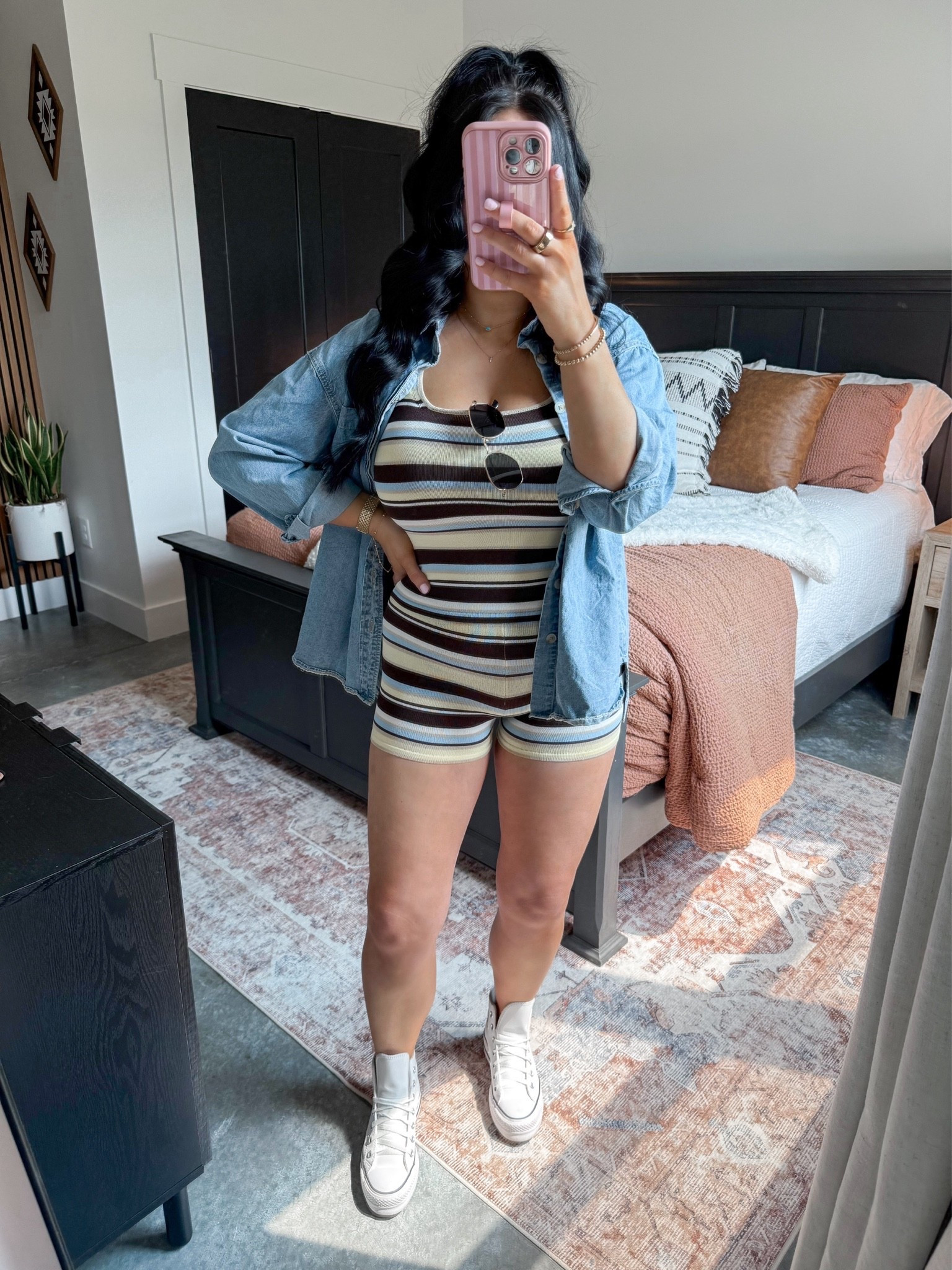 Comfy OOTD 👏🏼

Matching Set — small
Denim Shirt — medium (washed blue color)

#LTKootd