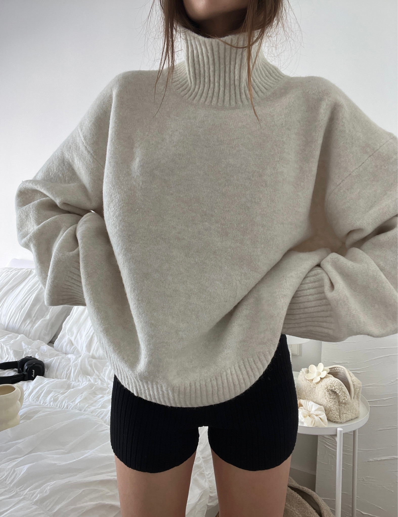 Favorite beige sweater from @uniqloeurope 🤍 Size up for an oversized fit!

#LTKstyletip #LTKfindsunder50 #LTKeurope