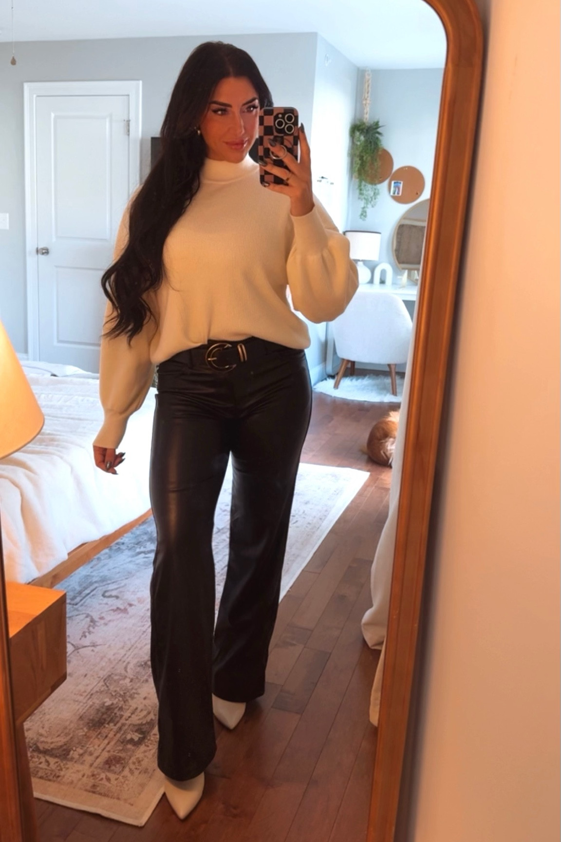 Sweaters & leather 

#LTKStyleTip #LTKFindsUnder100 #LTKSeasonal