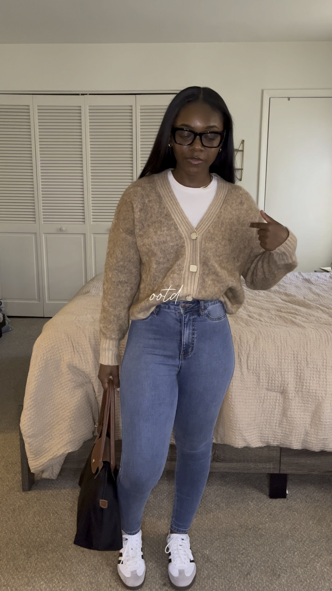 Cute & casual OOTD for the office✨ 

Cardigan: Shein
White shirt: H&M
Jeans: Fashion Nova
Shoes: Adidas
Bag: Longchamp

#LTKfindsunder50 #LTKfindsunder100 #LTKstyletip