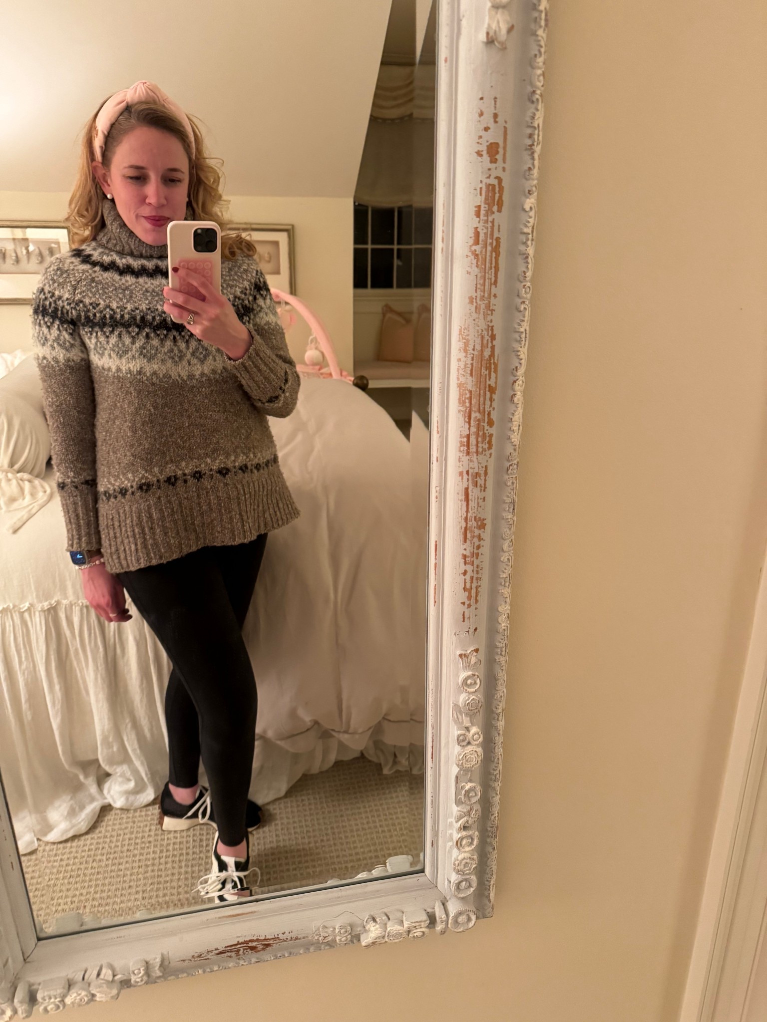 Fair isle sweaters will always have a hold on my heart 💖

#LTKootd