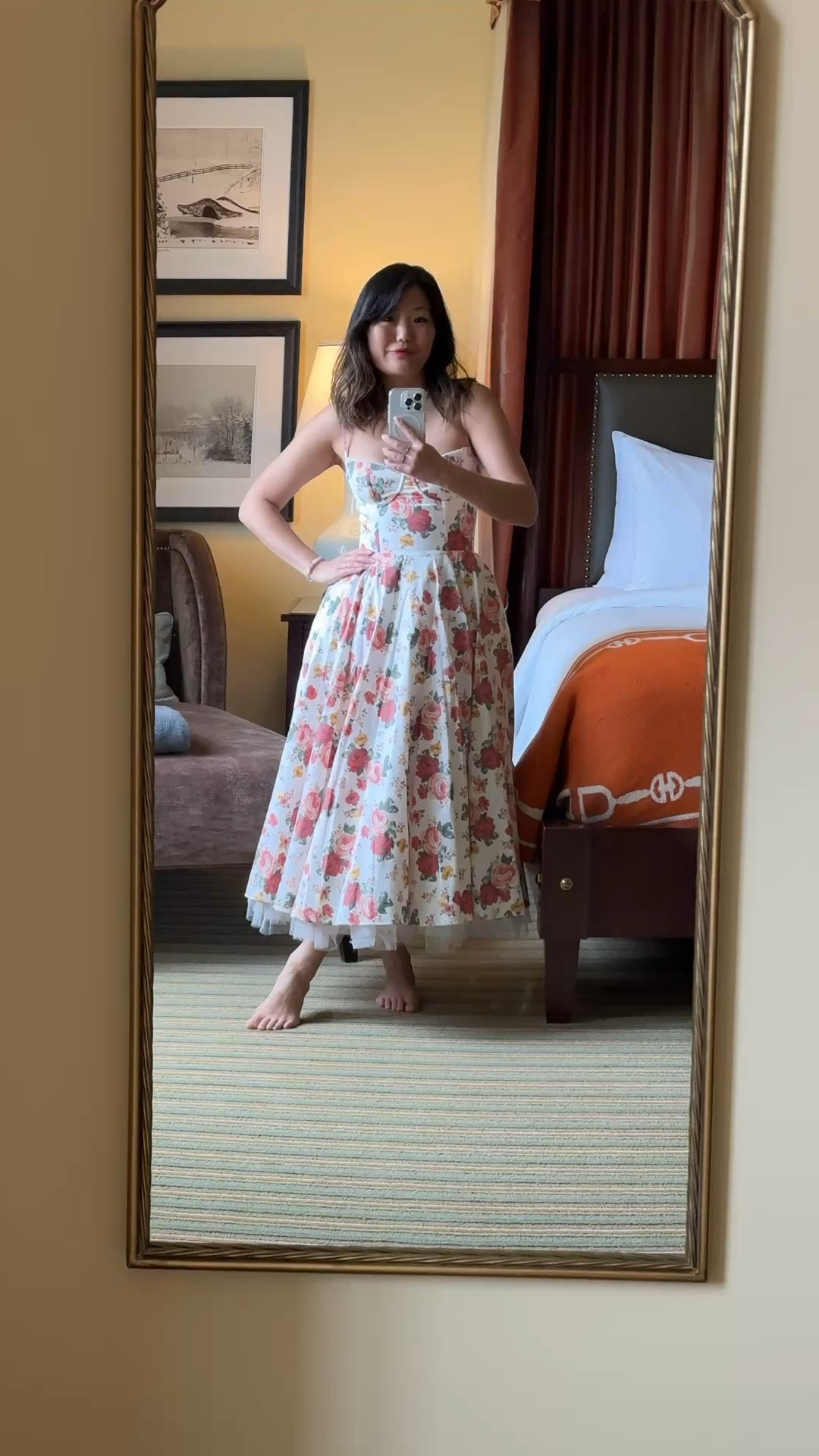 Floral dress, house of cb dress

Wearing a size small