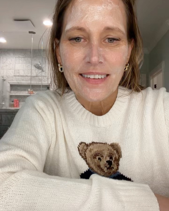 Let me share a few things….Life is busy and not always perfect, but I’m squeezing it all in and cherishing every moment. Here’s how I’m getting ready for the local town Girls’ Night Out with my daughters and friends. s

#LTKOver40 #LTKgrwm #LTKdayinmylife