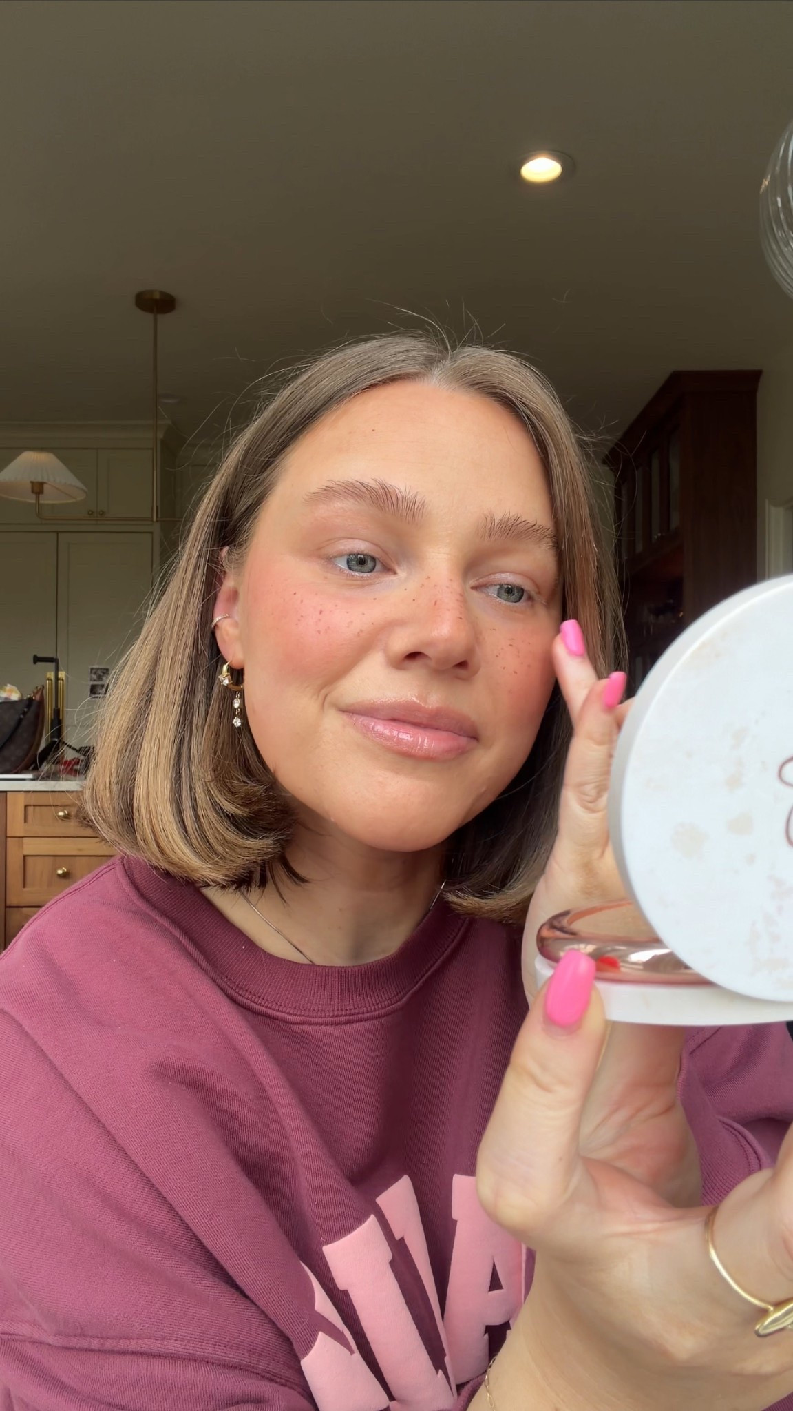 Love this freckle pen and also linked my bronzer! Sweatshirt size M/L it’s got the best oversized fit I love daily drills lounge stuff!
Liner: twist
Gloss: rose

#bresheppard #frecklepen #summerskin #freshmakeup 