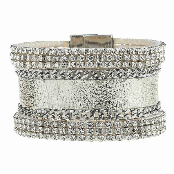 Emmen | Victoria Emerson