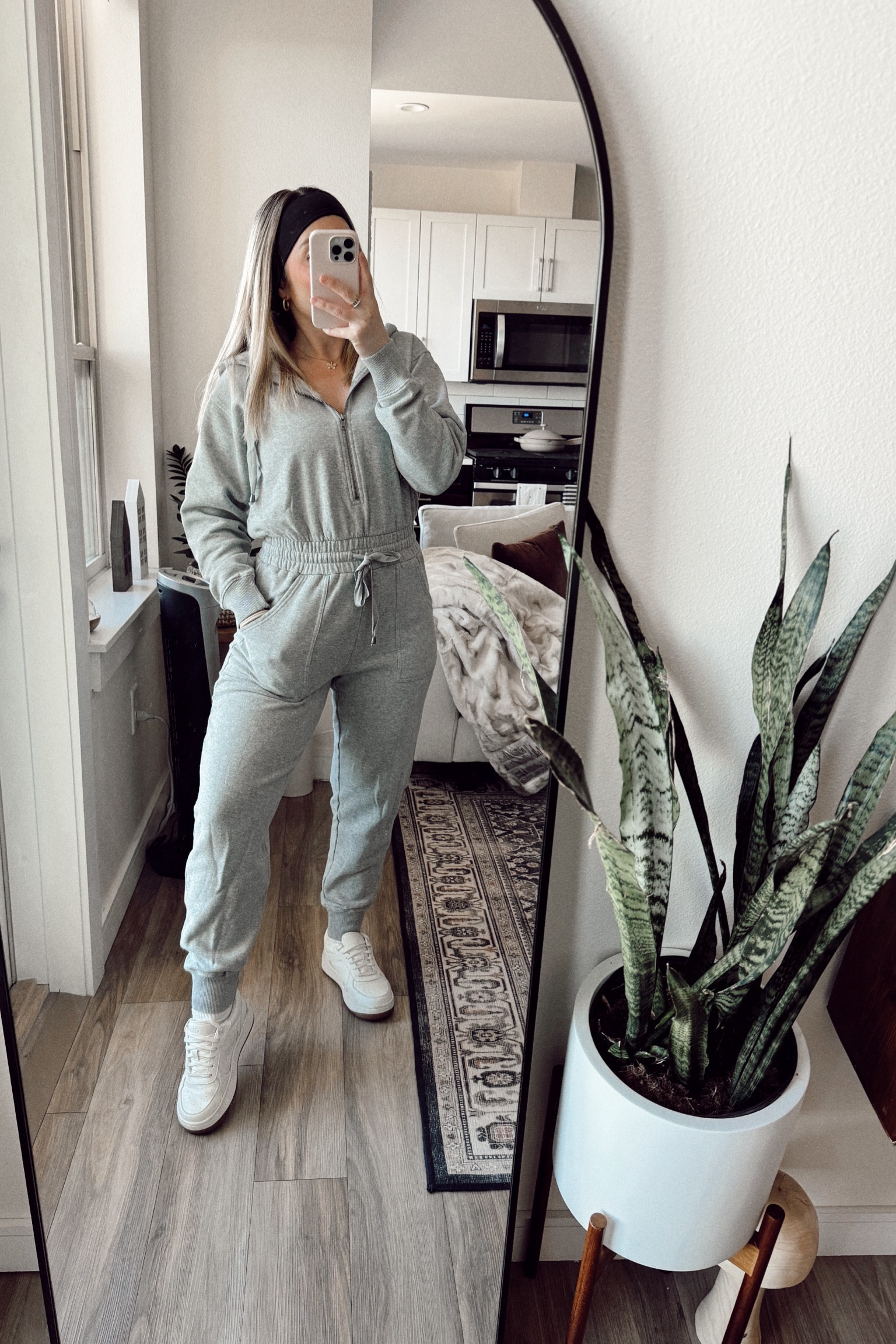 Pull the trigger on this one, I promise. It’s going to sell out super quick because it did in other colors. Super soft, has a hood, a half zip and the cinched waist helps with the length! Chefs. Kiss. I think I found my new everyday fit  

#LTKtravel #LTKfitness #LTKfindsunder100