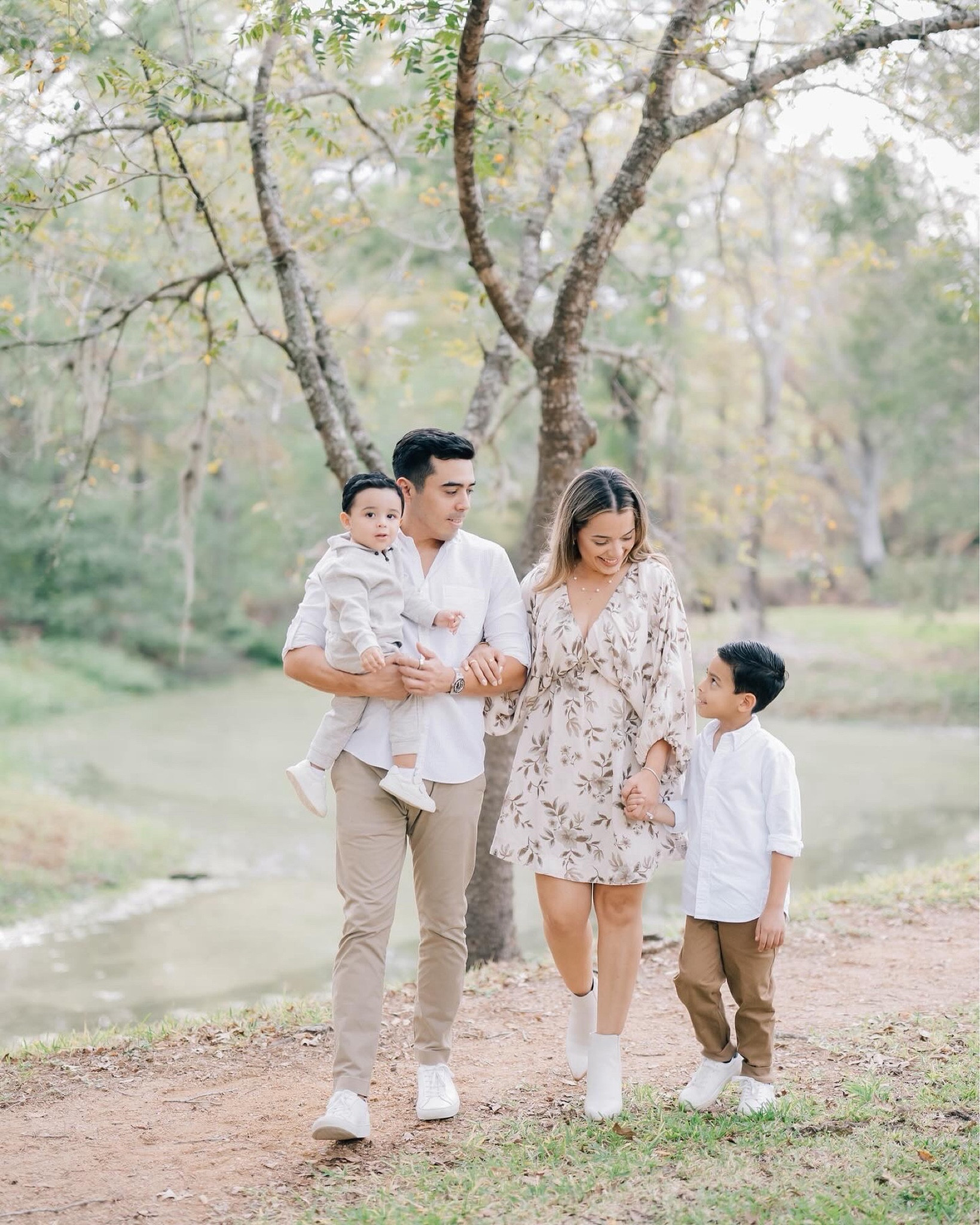 Fall family photoshoot ✨

#LTKSeasonal #LTKkids #LTKfamily