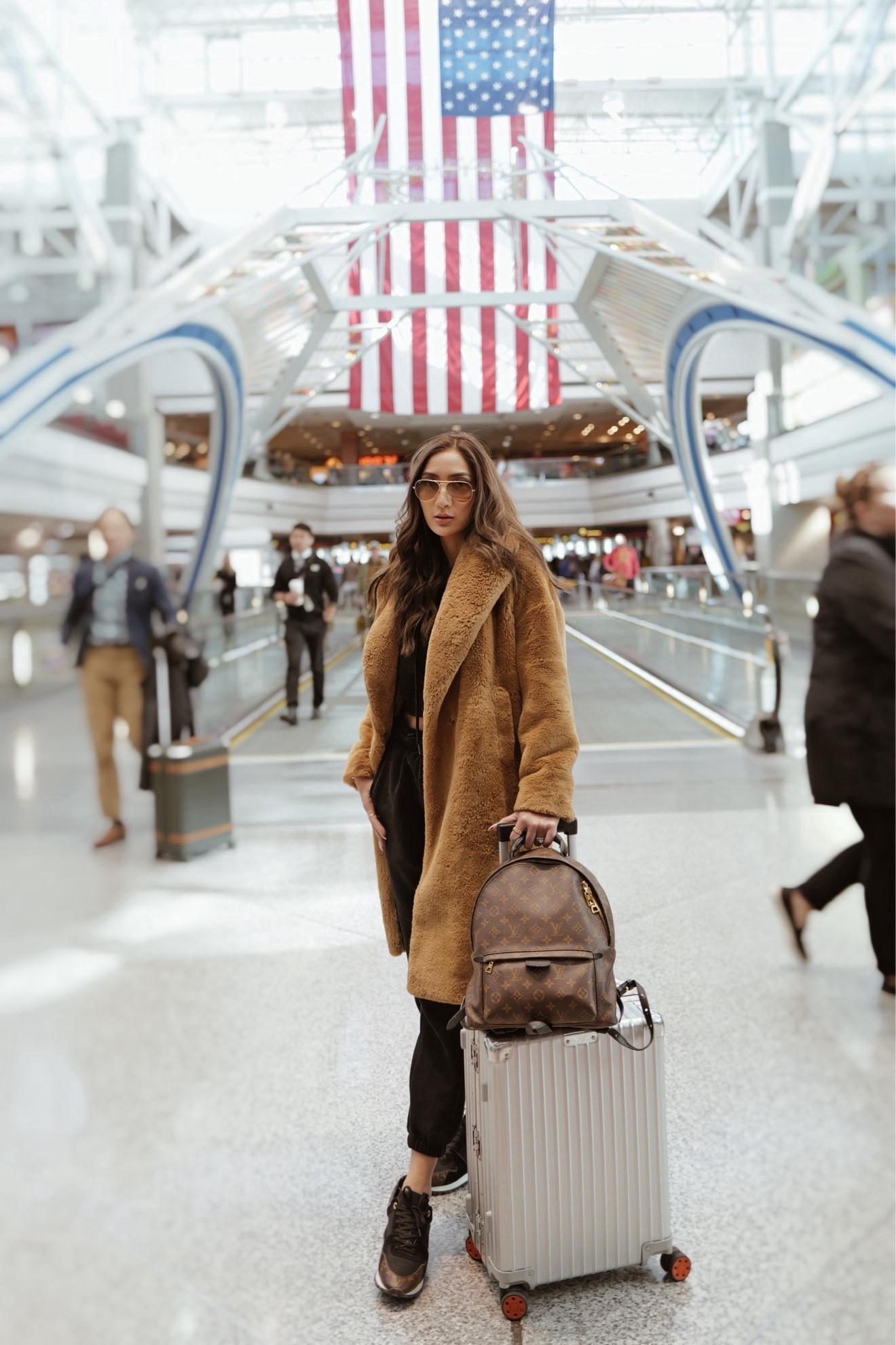 🧸🤎 𝘼𝙨𝙥𝙚𝙣 𝙞𝙨 𝙘𝙖𝙡𝙡𝙞𝙣𝙜 ❄️✈️ #TeddyBearCoat #AspenColorado #WinterOutfit #airportoutfit 

#LTKSeasonal #LTKtravel #LTKstyletip