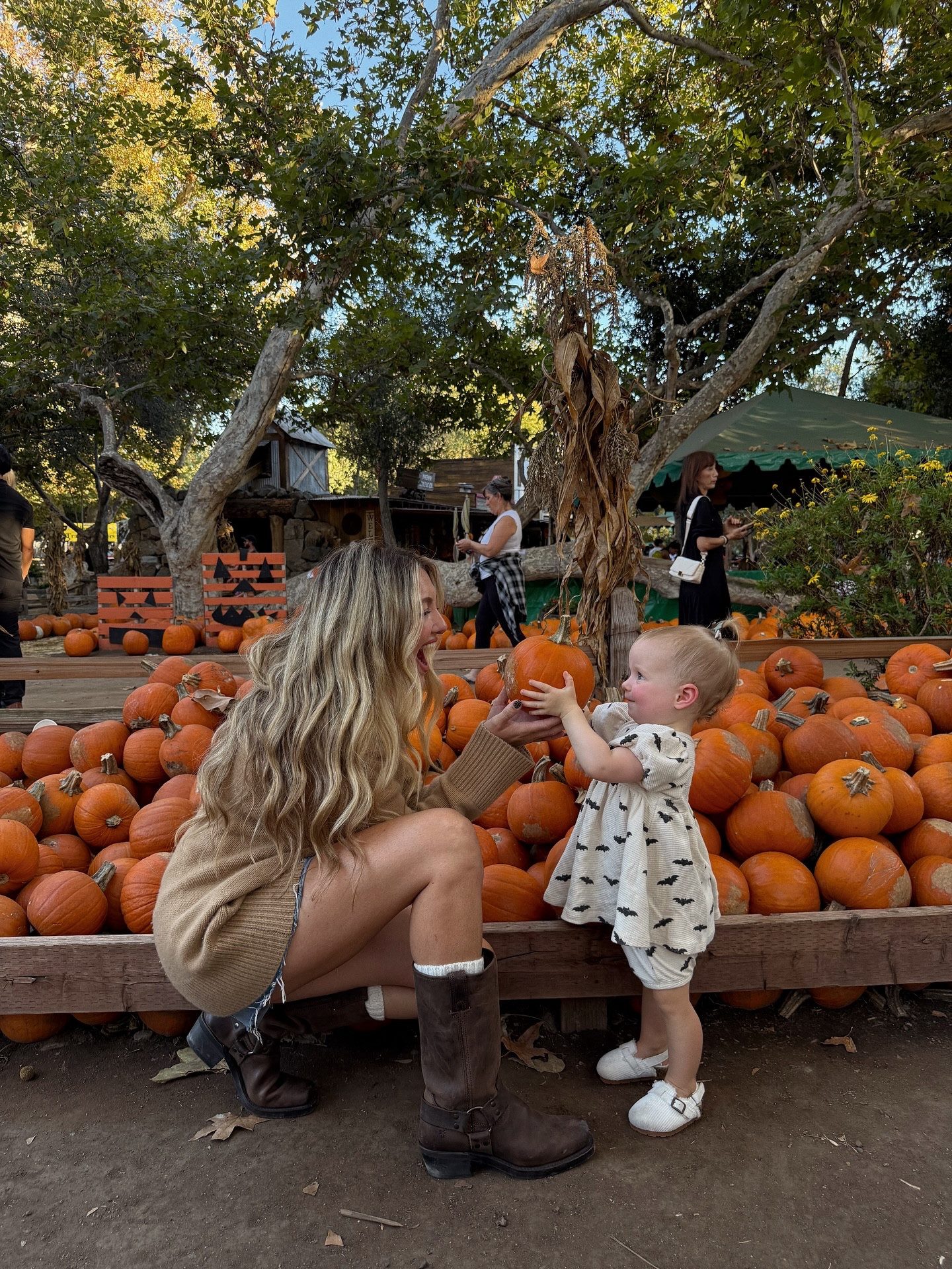 This girl is pumpkin obsessed 🎃🫶🍂