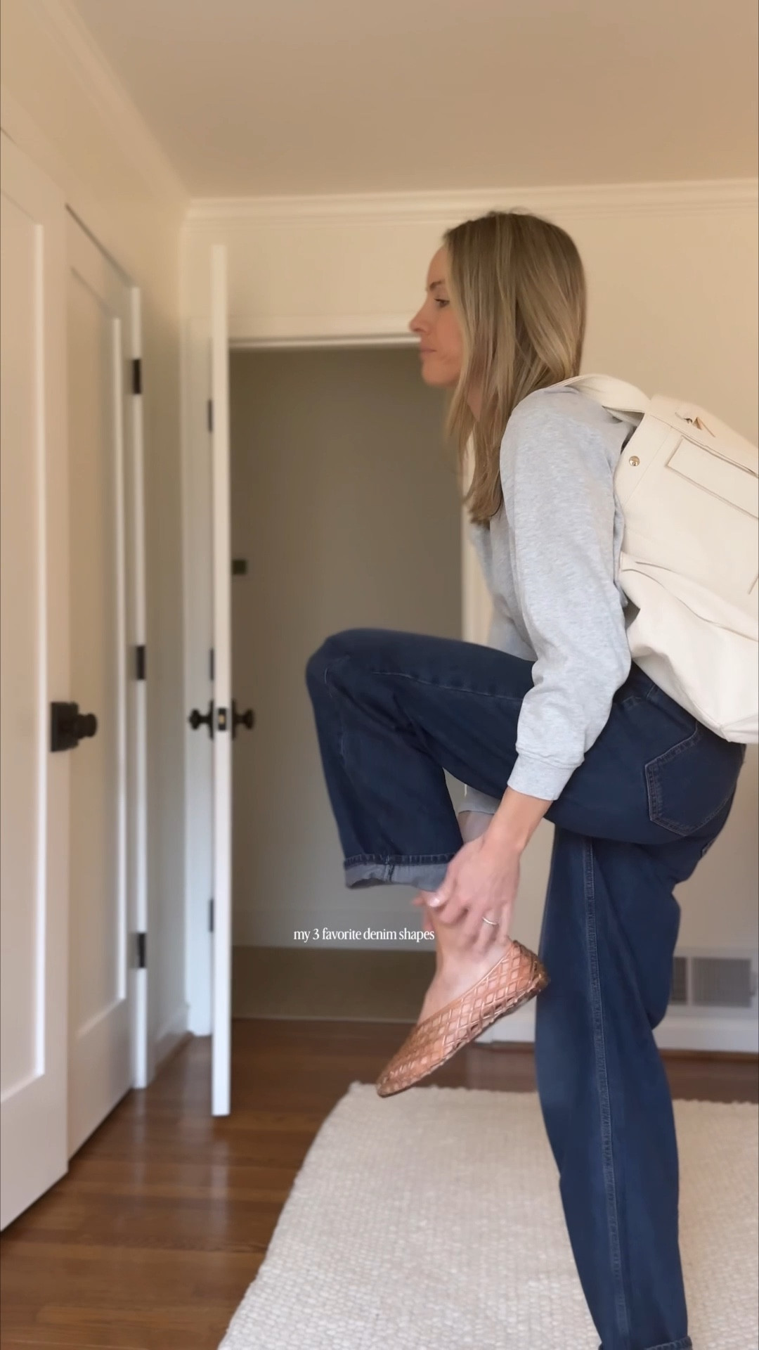 Nothing is better than a great pair of GAP jeans… and right now they have all of my favorites up to 40% off during their GapJeans event! These 3 shapes are staples in my wardrobe. Grab on sale! My code LEIGH15 get you an extra 15% off your purchase too! 🩵 @gap #howyouweargap #gappartner