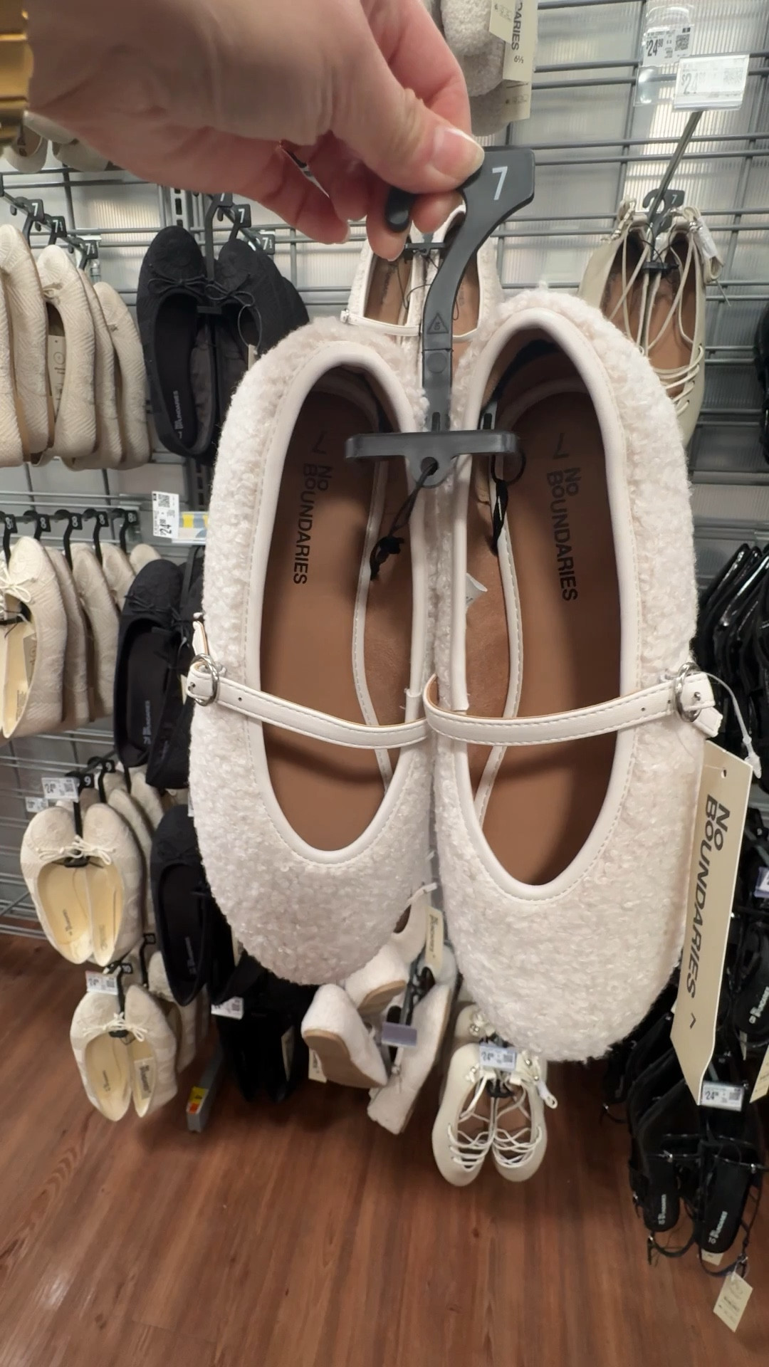 Walmart is slaying with their shoe selection! 🥿🤍👏🏽


#LTKWorkwear #LTKSeasonal #LTKootd