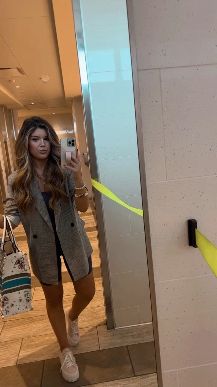 Linking this blazer because it’s amazing! 