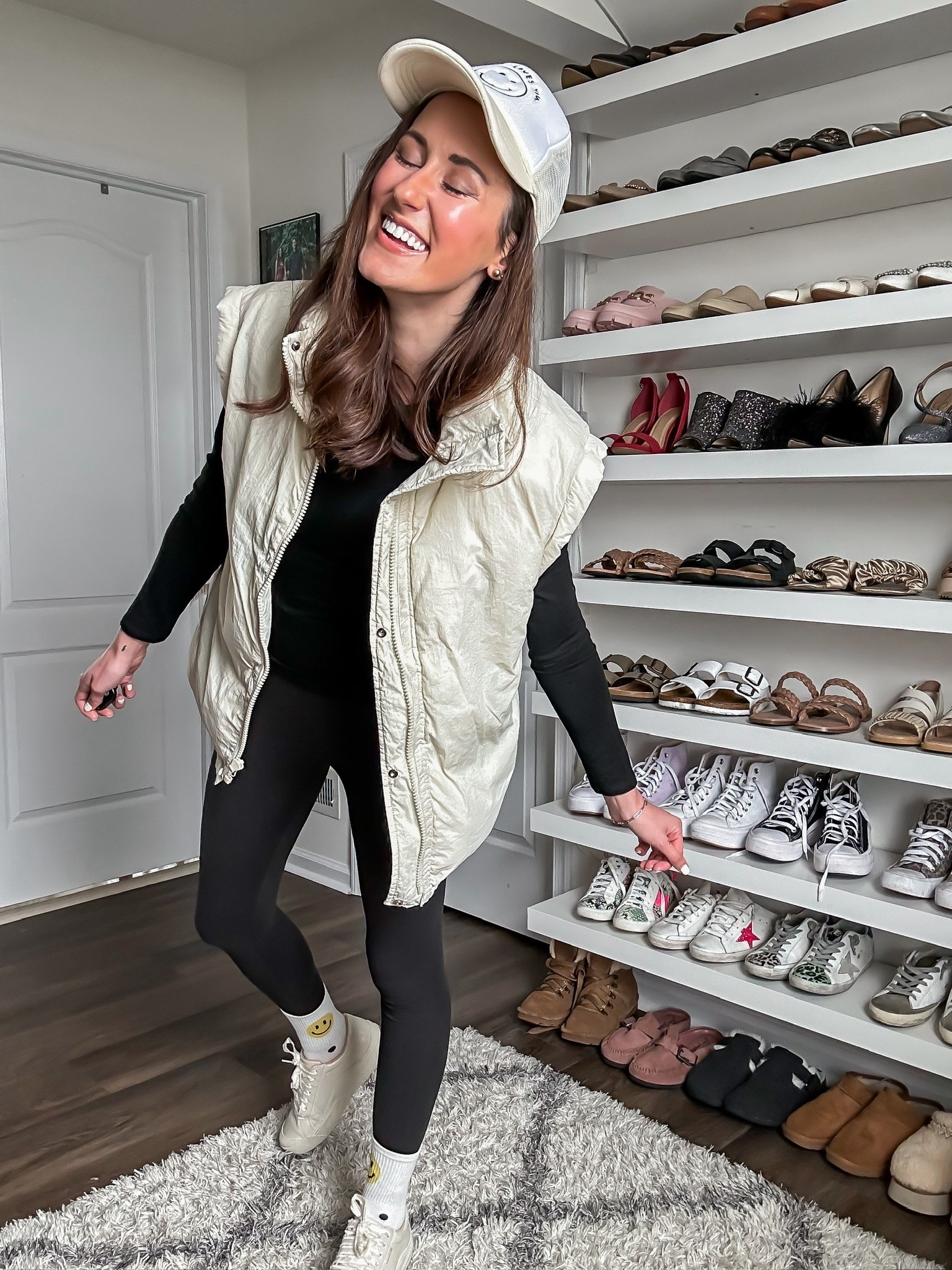 Cold weather every day mom outfit 🖤

#LTKSeasonal #LTKootd #LTKmomlife