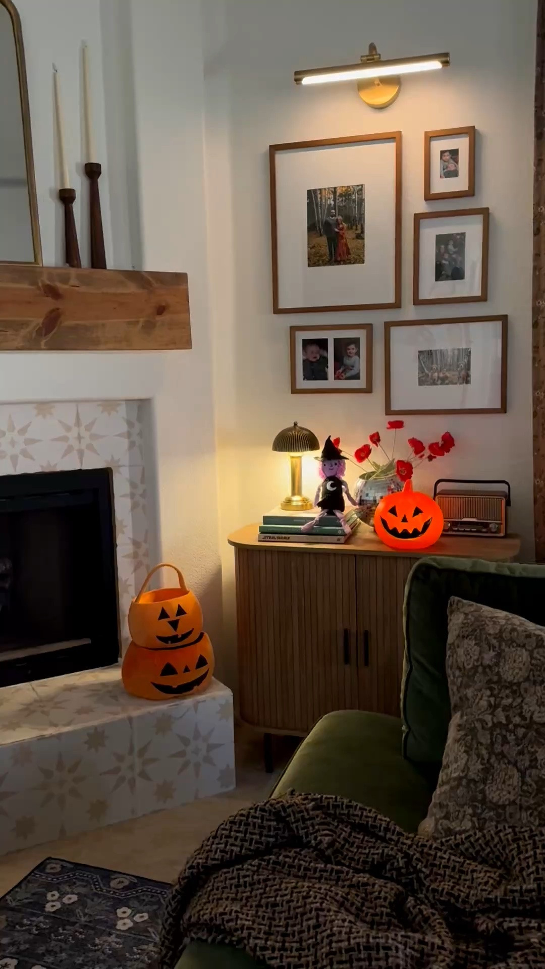 halloween decor. fall decor. fall living room.

#LTKSeasonal #LTKHome #LTKootd