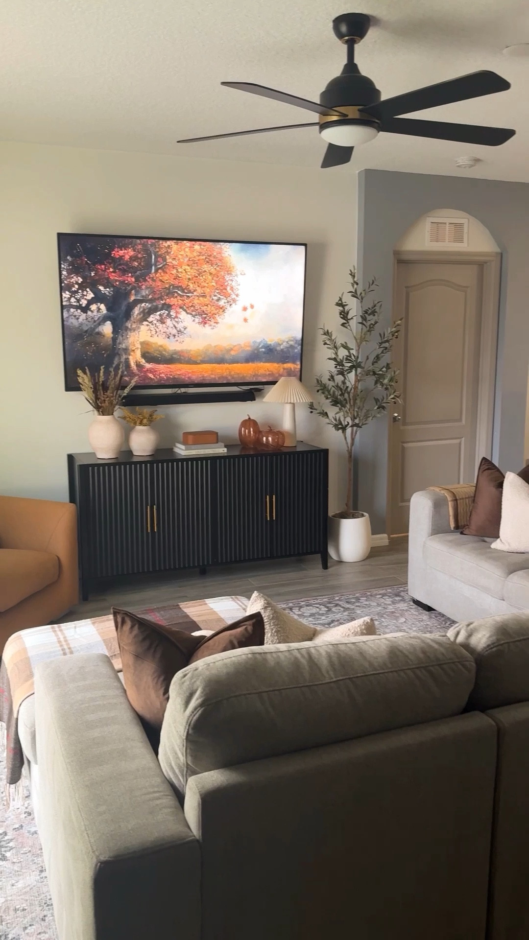 Living room FALL 🍂 decor 

#LTKHome #LTKSaleAlert #LTKFallSale