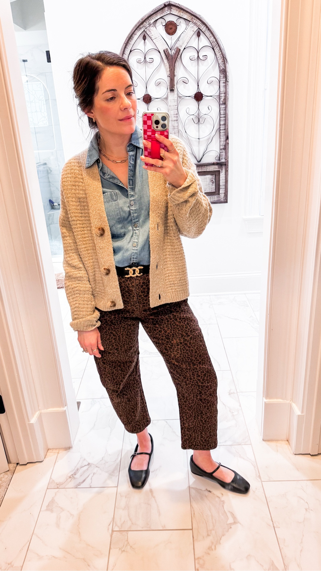 Top -Loft (XS)
Cardigan- Target
Barrel Pants - Amazon
Belt- Amazon
Shoes -Target TTS

#LTKFindsUnder50 #LTKWorkwear #LTKSaleAlert