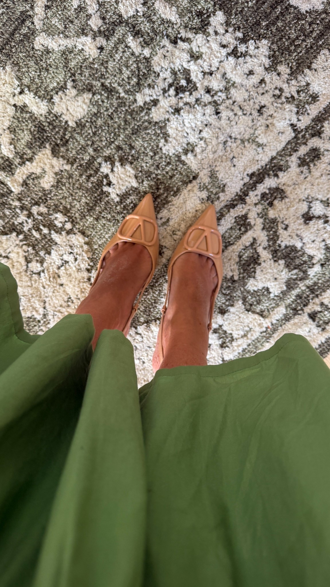 Designer look for less find! 🌿

My jaw is literally on the floor with these gorgeous nude pumps and the price will is just too good to pass on. 🤌

#LTKootd