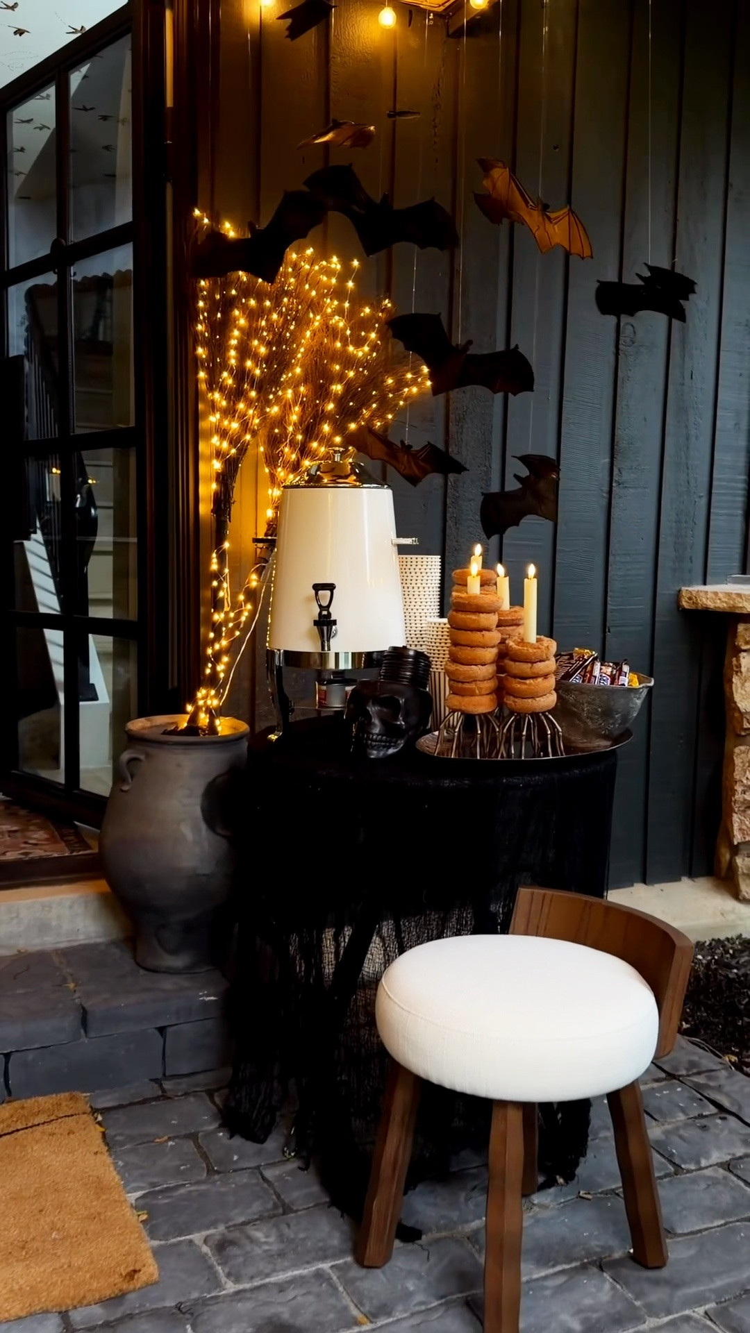 AD Getting ready for the fun on Halloween night! I don't have the best memory, but I clearly remember our neighbor, Susan giving out hot donuts on Halloween, love that I get to create those memories for someone else. Comment TREAT for sources.
@wayfair #Wayfair, #WayfairPartner