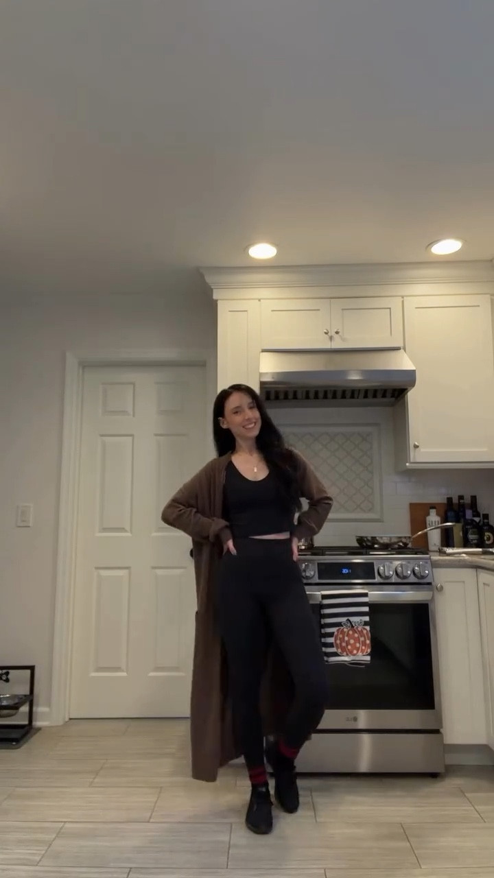 Low-key Saturday #fyp #ootd #fitcheck

#LTKSeasonal #LTKootd #LTKActive