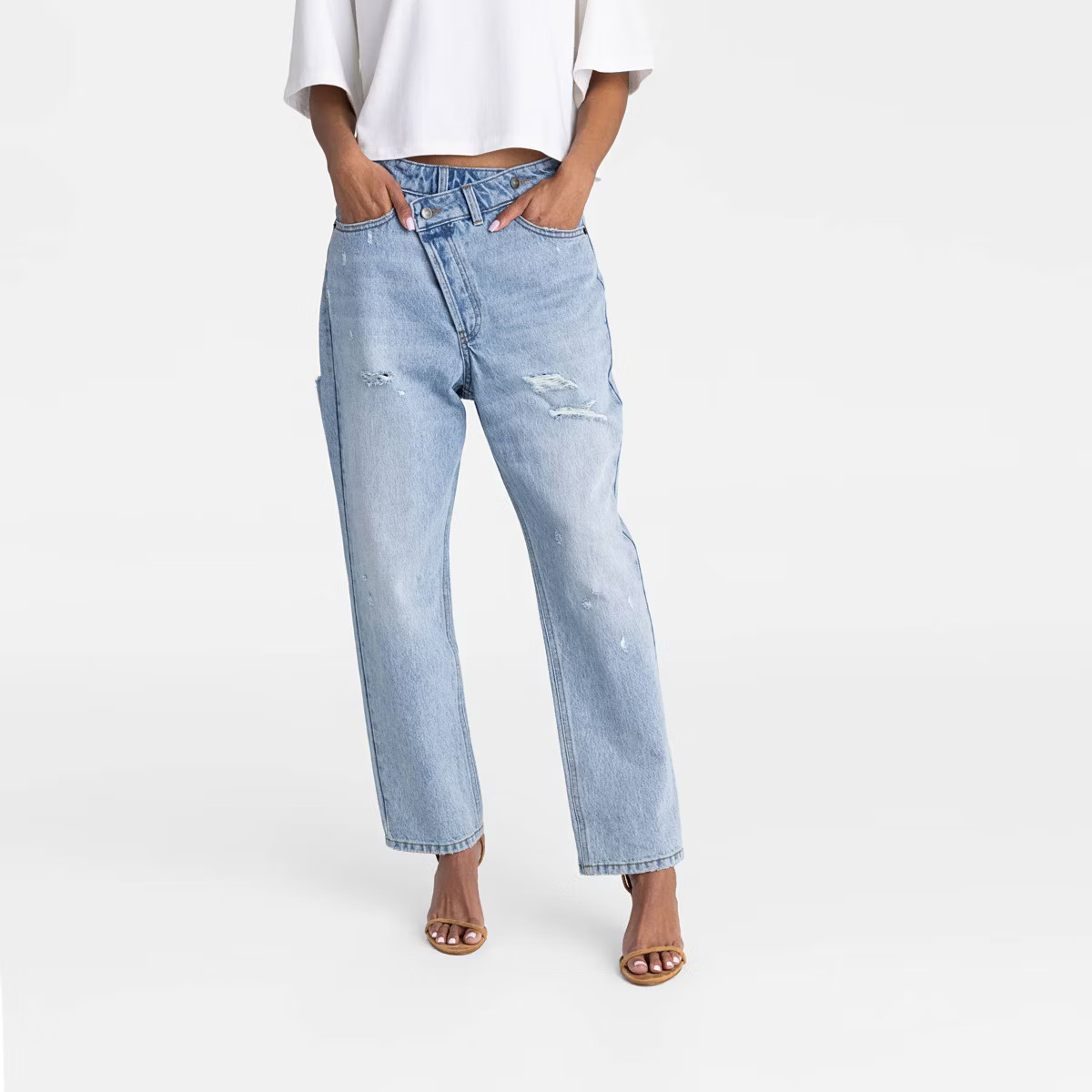KBB by KAHLANA Women's Mid-Rise Tapered Leg 'The Dylan Jean' - Light Wash | Target