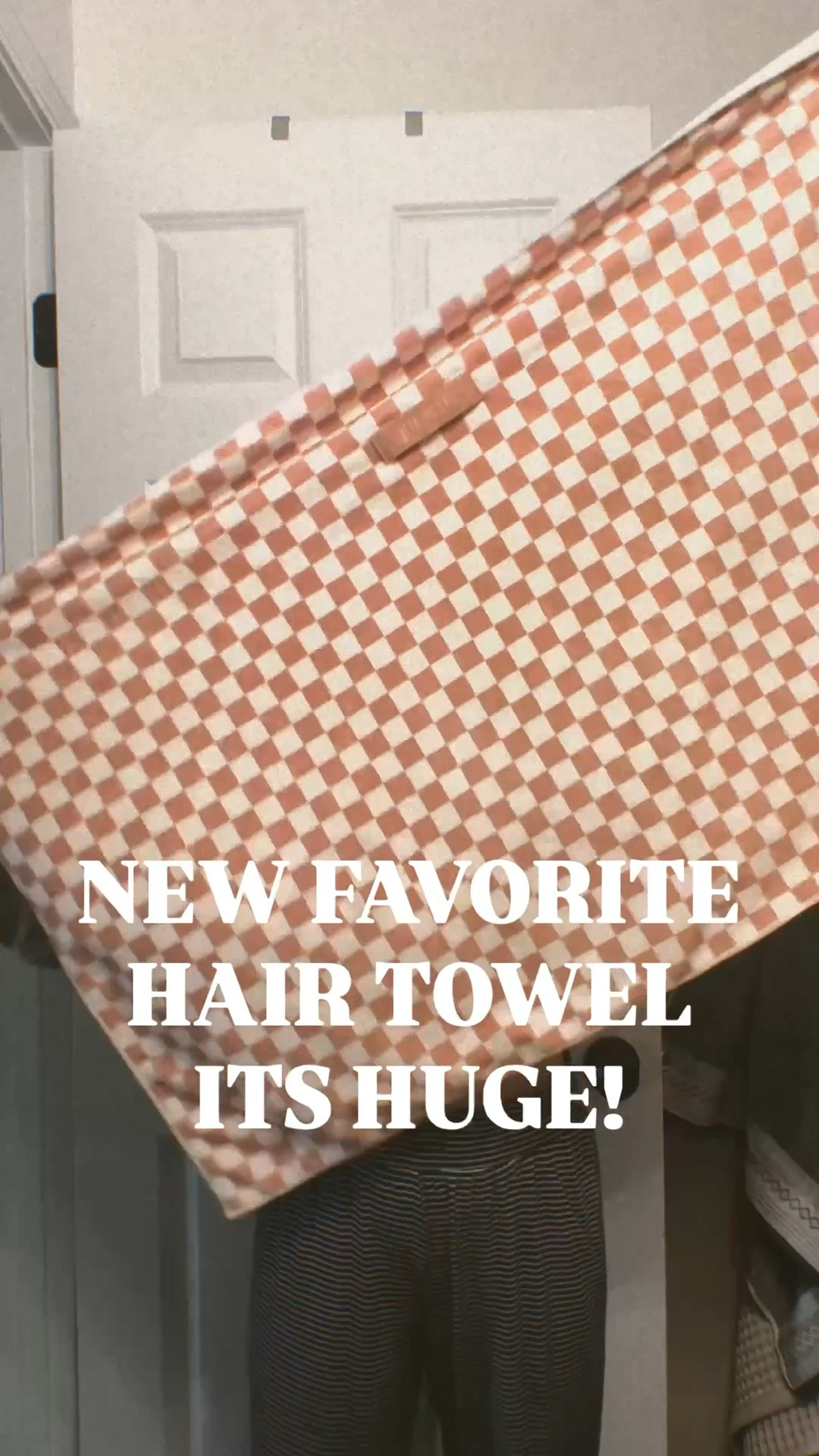 🧖🏻‍♀️ A hair towel that ✨
- Is huge, but doesn’t feel huge
- Holds all of my hair
- Stays put 
- super soft
- & doesn’t PULL my hair (causing breakage)

Tagged a few other must have hair items ✨🫶🏻

#LTKselfcare #LTKBeauty #LTKgrwm