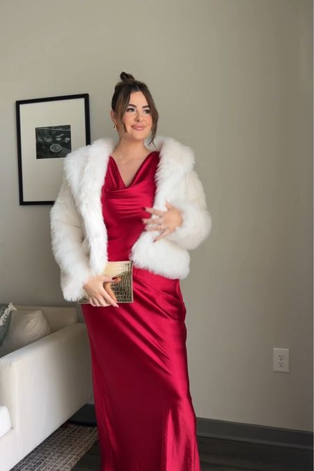 Classic holiday party look🥂

#LTKparties #LTKHoliday #LTKmidsize