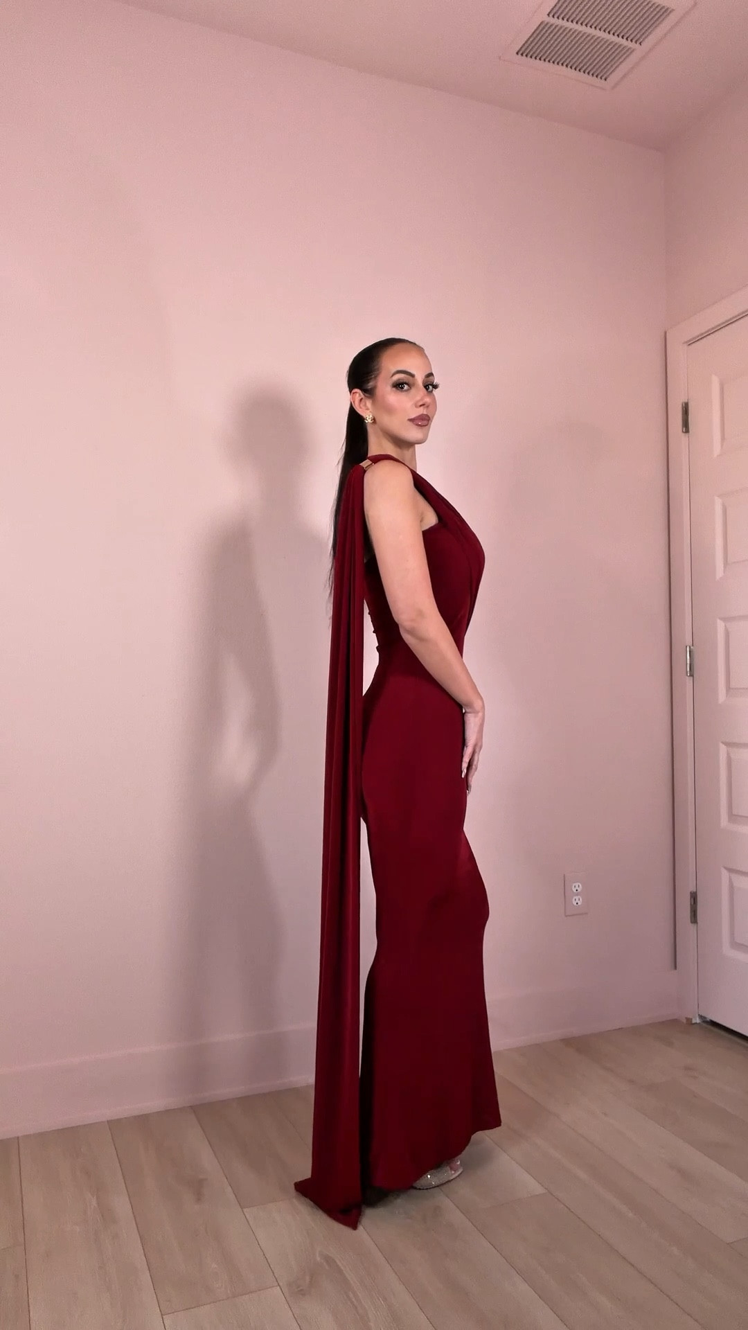 In love with this red dress. It’s sooo elegant 😍 



#LTKTall #LTKootd