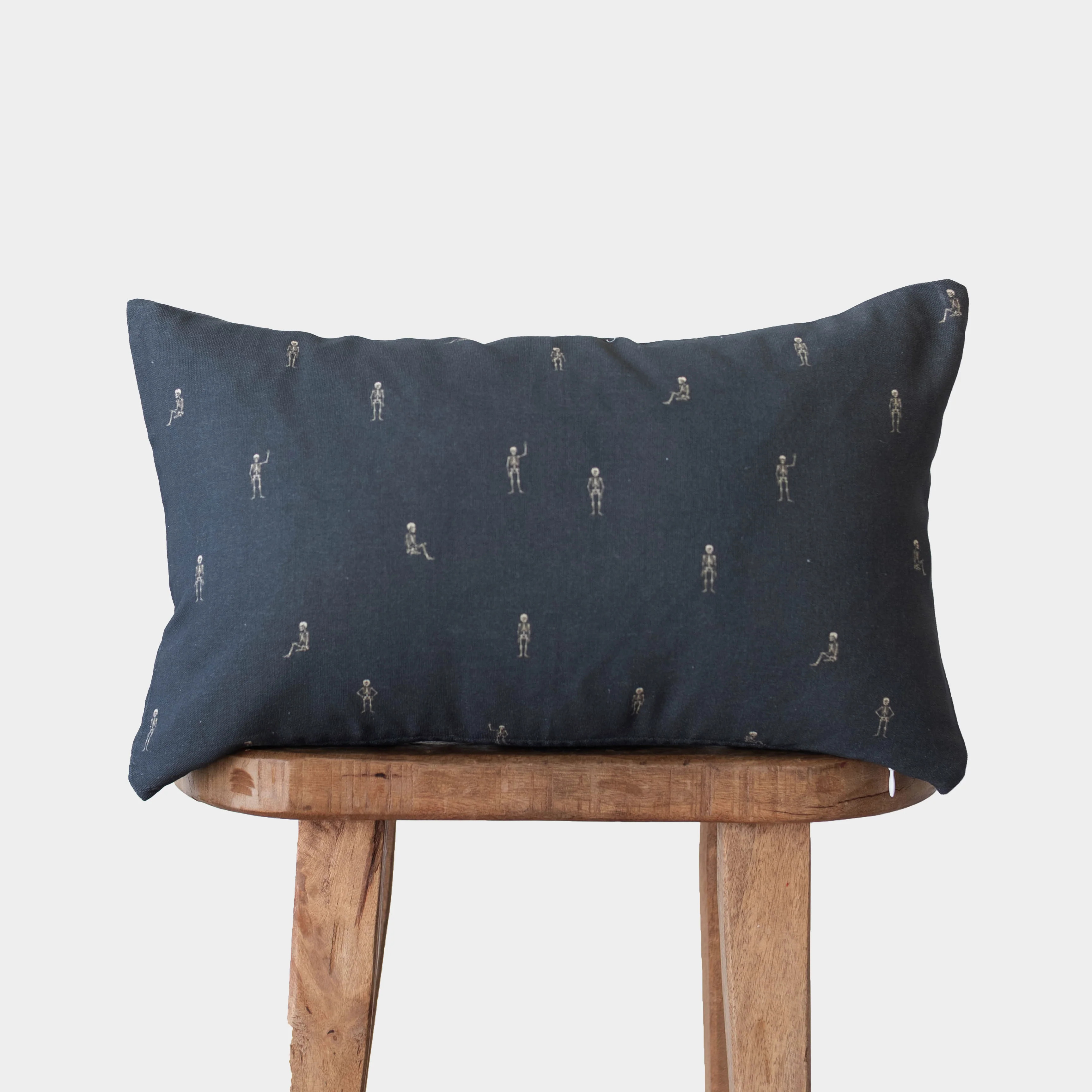 Grimm - 18" | 22" | 12x20" | Woven Nook