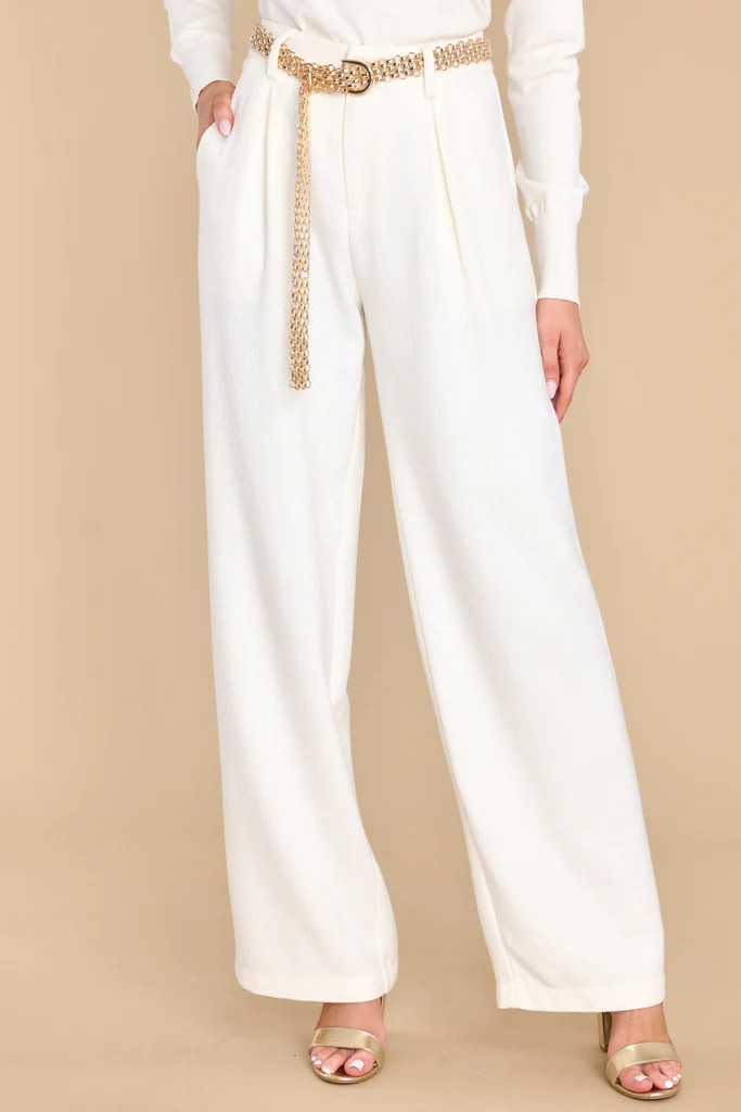 She's All That White Pants | Red Dress 