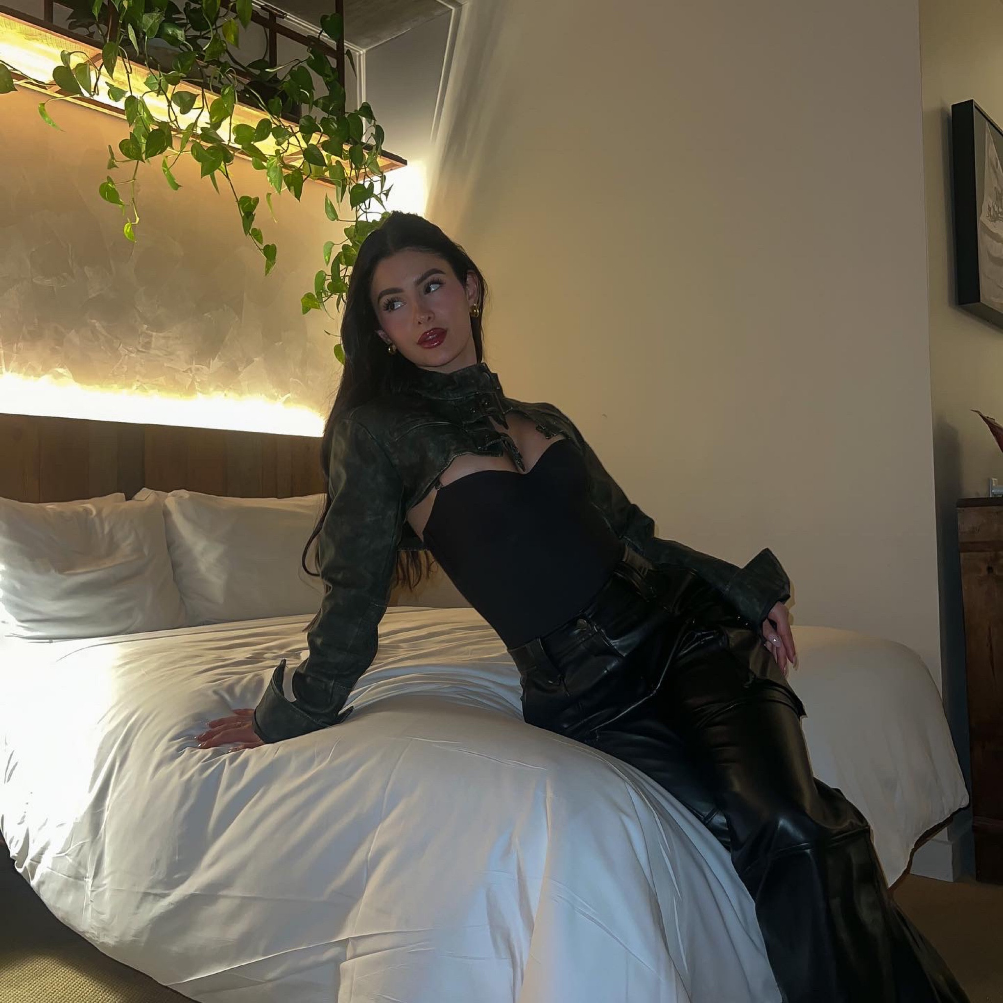 Fall fashion ootn faux leather skims bodysuit 

#LTKfindsunder100 #LTKstyletip #LTKSeasonal