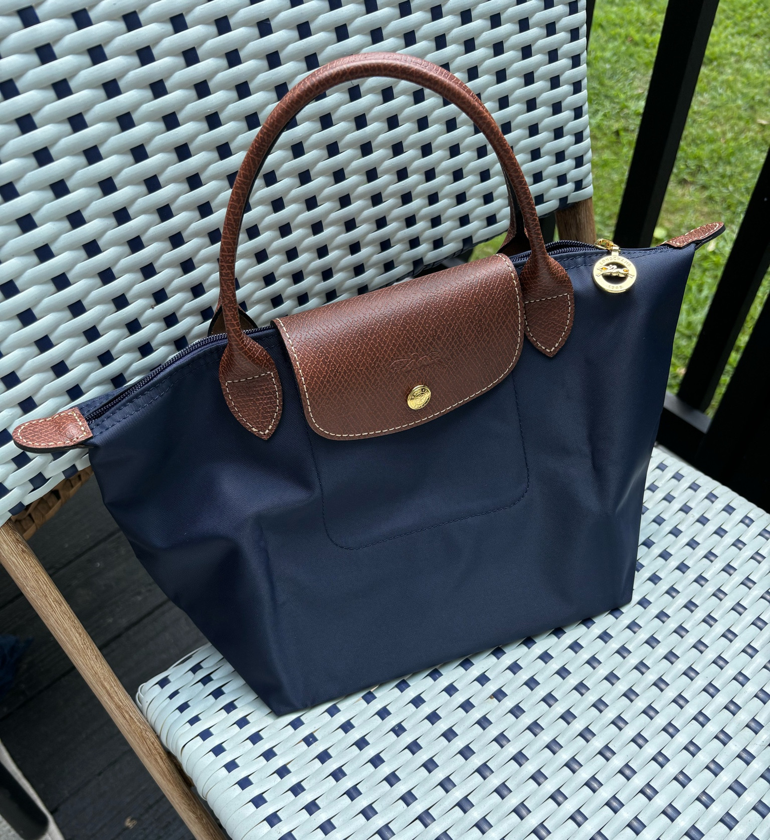 Longchamp small tote bag navy top handle bag classic tote bag 

#LTKItBag #LTKStyleTip #LTKBacktoSchool