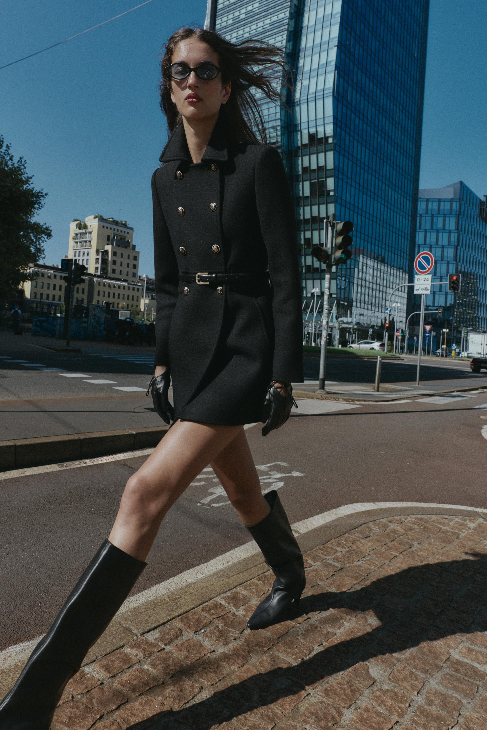 WOOL BLEND DOUBLE BREASTED SHORT COAT | Zara US