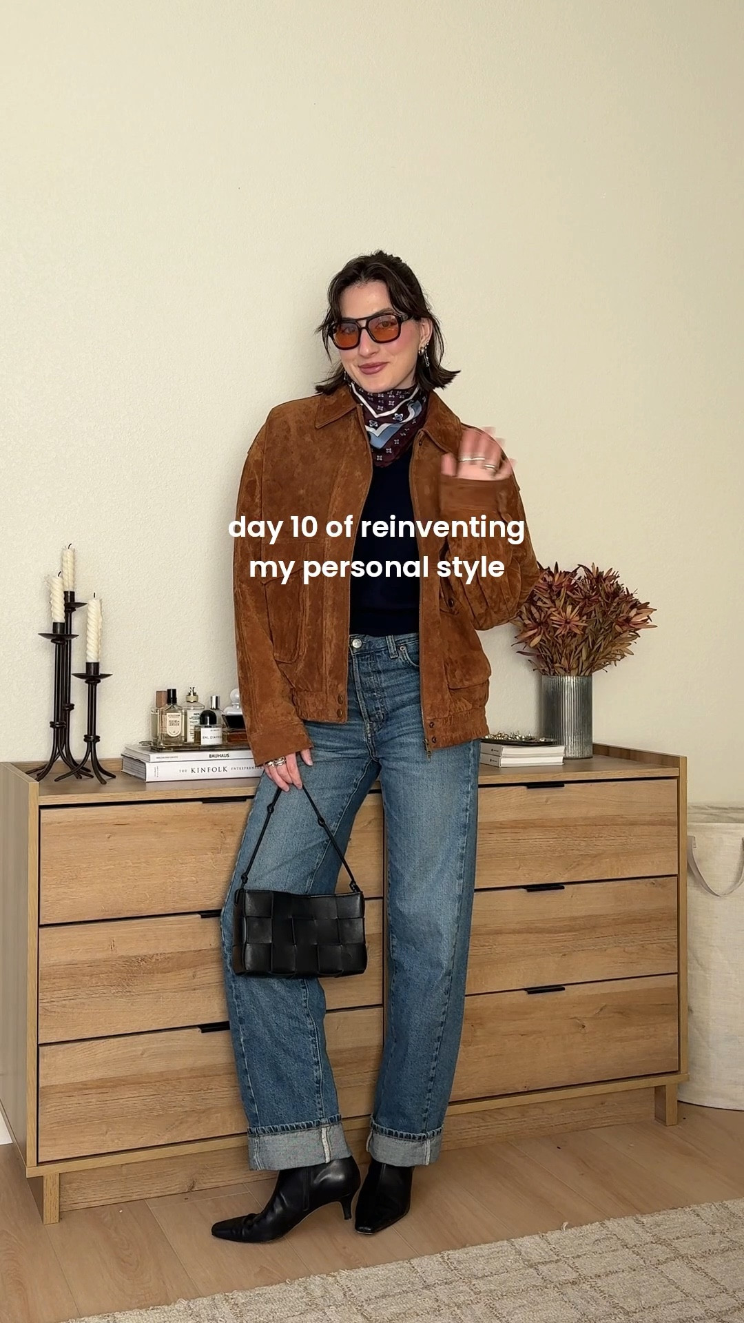 day 10 of my style journey!! 

#blackboots #kittenheelboots #revolve #raye #madewell #barrelstraightjeans #barreljeans #silkscarf #winteroutfit #coloradooutfit #modernwesternoutfit #suedejacket #zara #navycashmeresweater 

#LTKootd #LTKgrwm