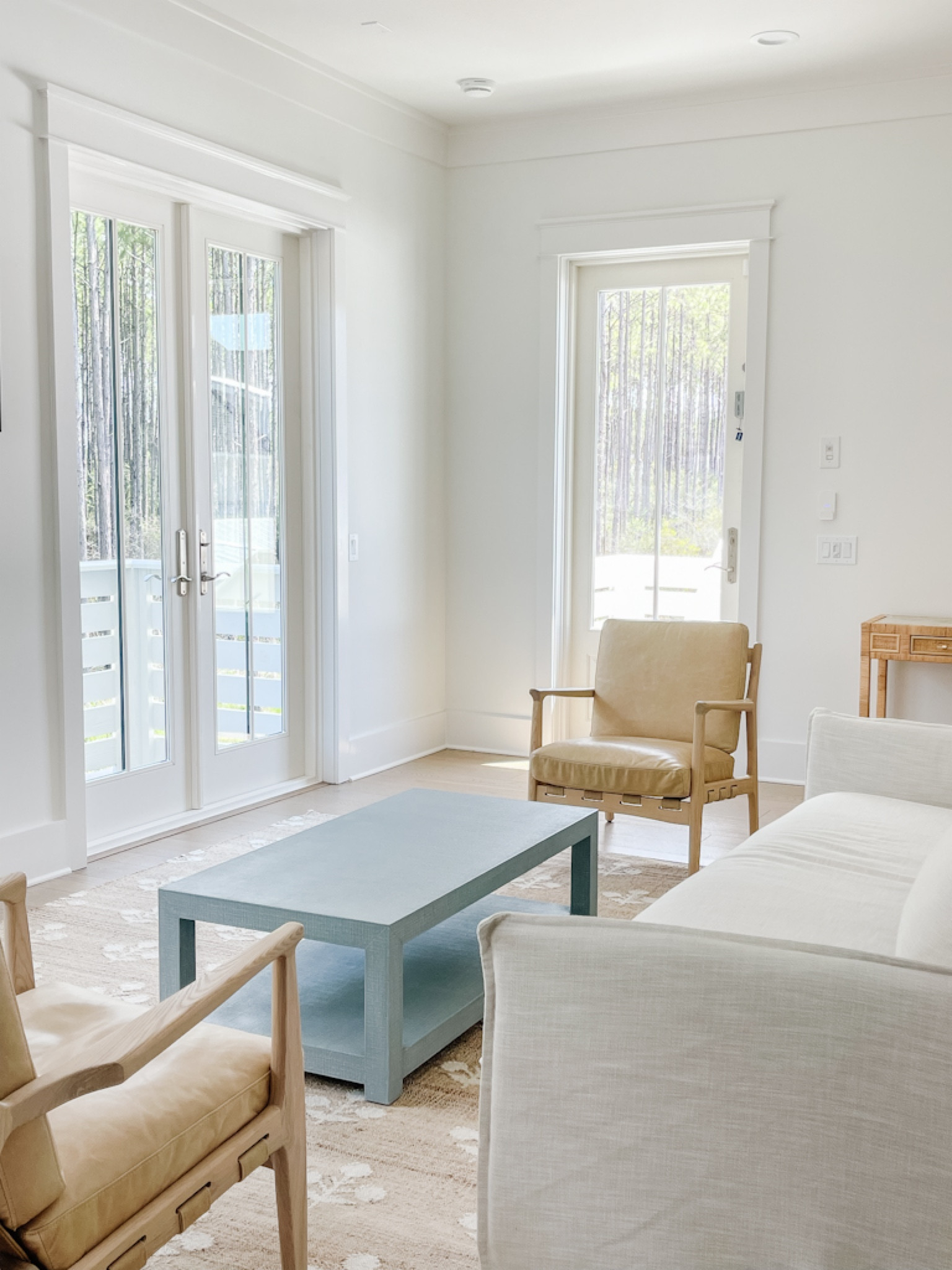 Ready for our first guests! Loving this blue linen coffee table and block print jute rug combo in our carriage house living room! We also paired this indoor/outdoor sofa with these leather chairs in a combo we haven’t used together before. And all of them are on sale today! I’ll also link the other items in the carriage house including the bedroom furniture and dining room furniture.
.
#ltkhome #ltksalealert #ltkseasonal #ltkstyletip #ltkfamily #ltktravel

#LTKhome #LTKSeasonal #LTKsalealert