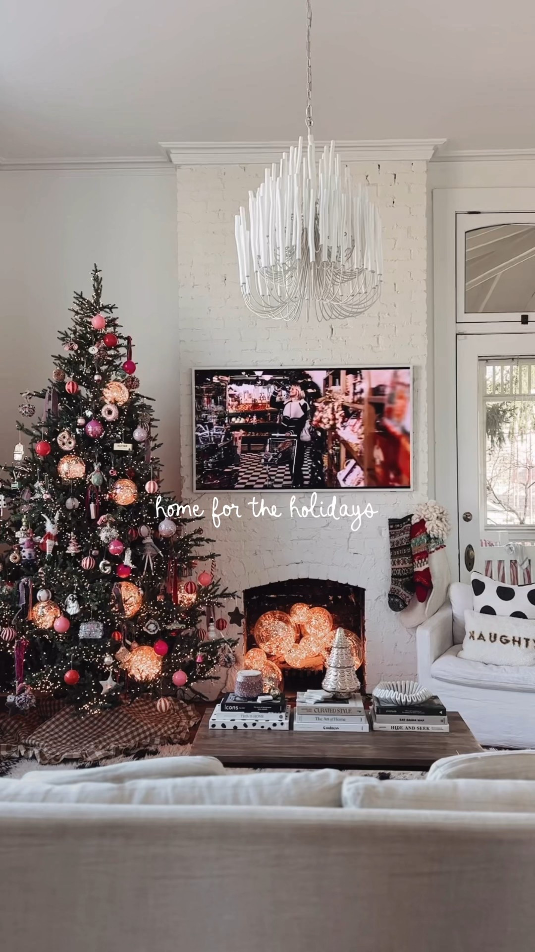 Holiday Home Tour / Christmas decor and inspiration 🌲 cozy Nashville bungalow 

#LTKmomlife #LTKHoliday #LTKHome