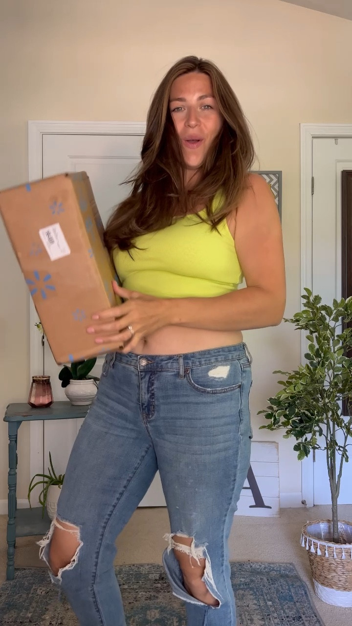 Walmart summer haul.  Summer outfits.  Summer tops.  Jean shorts.  Linen shorts.  Walmart finds

#LTKcurves #LTKFind #LTKunder50