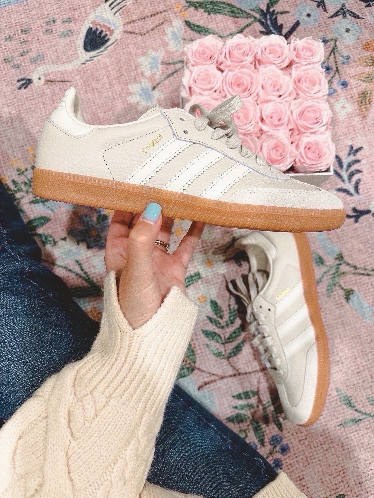 Adidas samba sneakers in beige are perfect for fall! I wear a 7.5 and sized down to a 7  




#LTKSeasonal #LTKGiftGuide #LTKHoliday