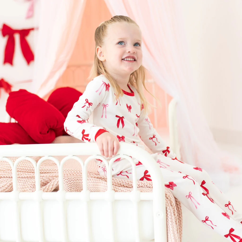 Long Sleeve Pajamas in Small Love Bow | Kyte Baby
