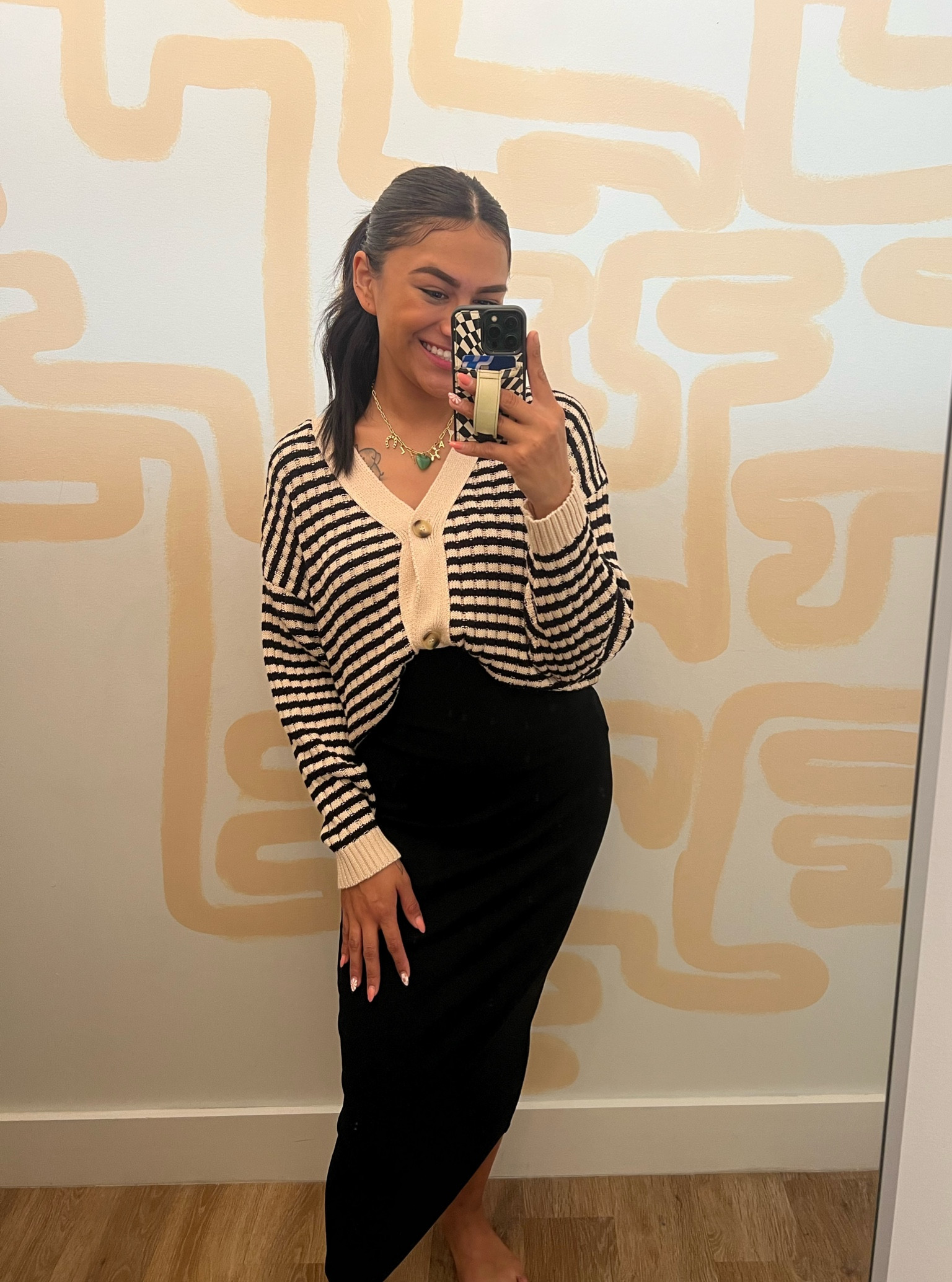 This would be so cute for an expecting mom, the dress is extremely stretchy and would fit a growing bump

#LTKStyleTip #LTKFallSale #LTKBump