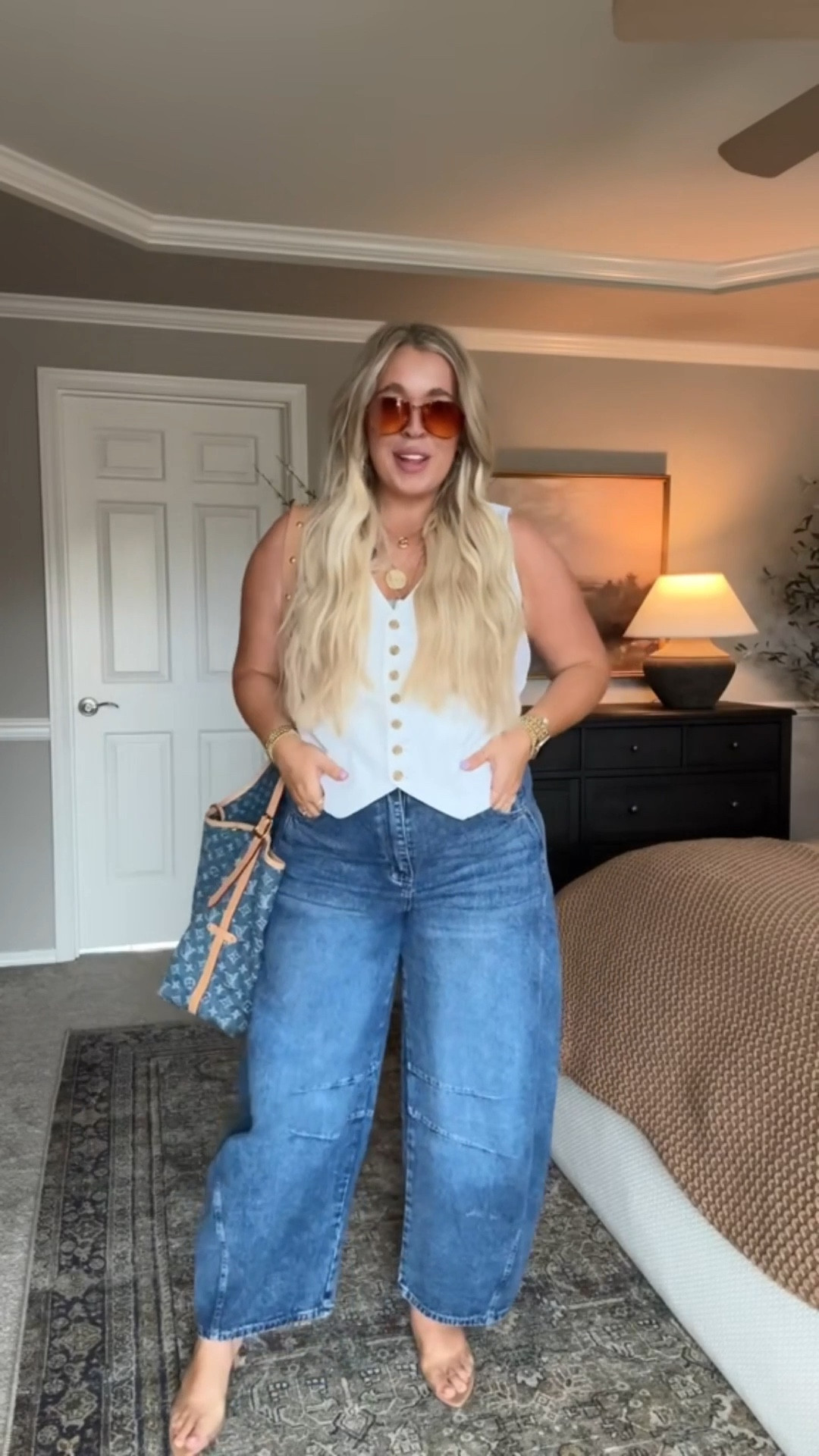 Midsize Barrel Jeans Spring Outfit 👖

I sized up 1 to a 14 in the jeans for an oversized baggy fit  Top was from Target, but I linked a similar Amazon one. 

#LTKMidsize #LTKFindsUnder50 #LTKFindsUnder100