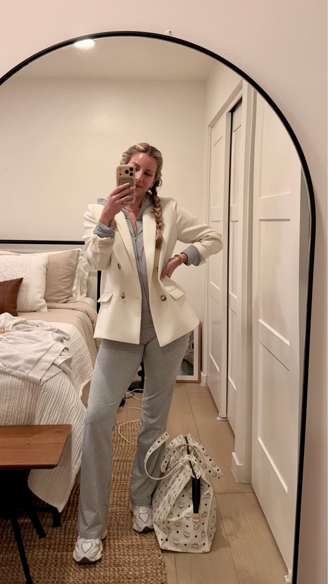 Airport Outfit | Elevated Travel Day Look

airport outfit but make it chic ✨🤍

keeping it comfy for travel day with an easy elevated set, layered with one of my favorite oversized blazers and finished with classic sneakers + a vintage bag

linked my travel day staples ✈️

#LTKootd #LTKTravel #LTKActive